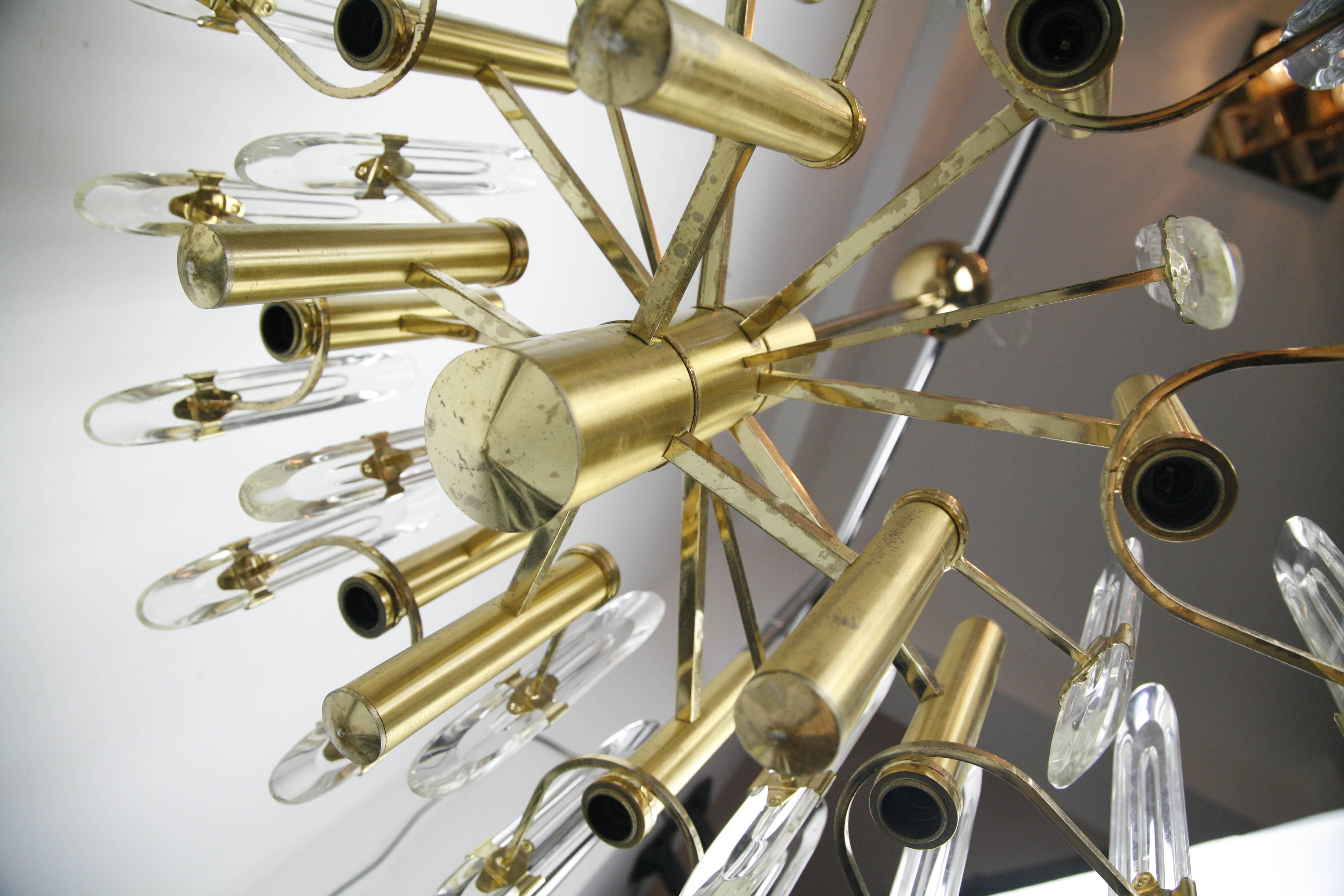 20th Century Gaetano Sciolari Brass Chandelier with Crystal Ornaments, 1960 Italy For Sale