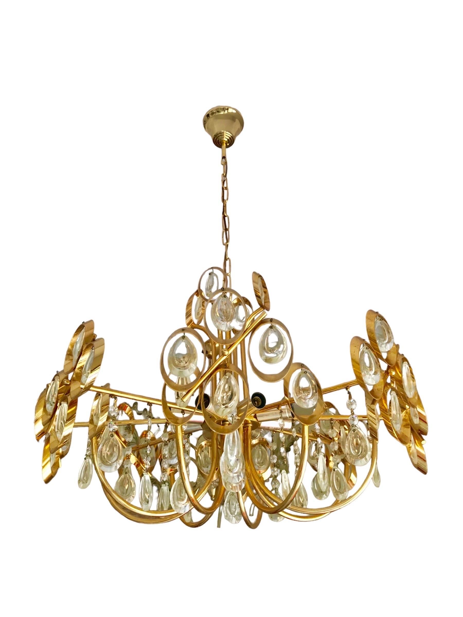 Italian Gaetano Sciolari chandelier gilt gold structure period 1970s For Sale