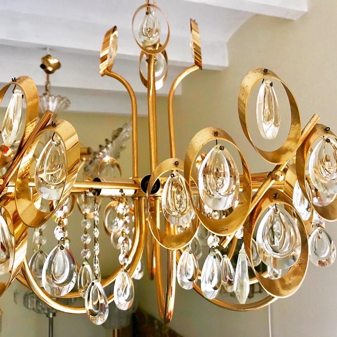 Late 20th Century Gaetano Sciolari chandelier gilt gold structure period 1970s For Sale