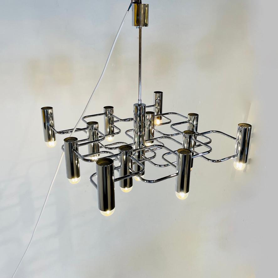 Gaetano Sciolari chandelier in chromed metal with 13 light sources.