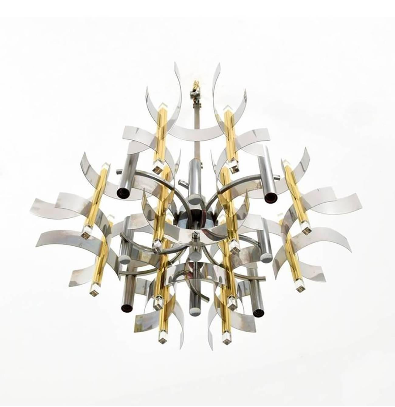 Gaetano Sciolari Chrome and Brass Twelve-Light Chandelier In Excellent Condition In New York, NY