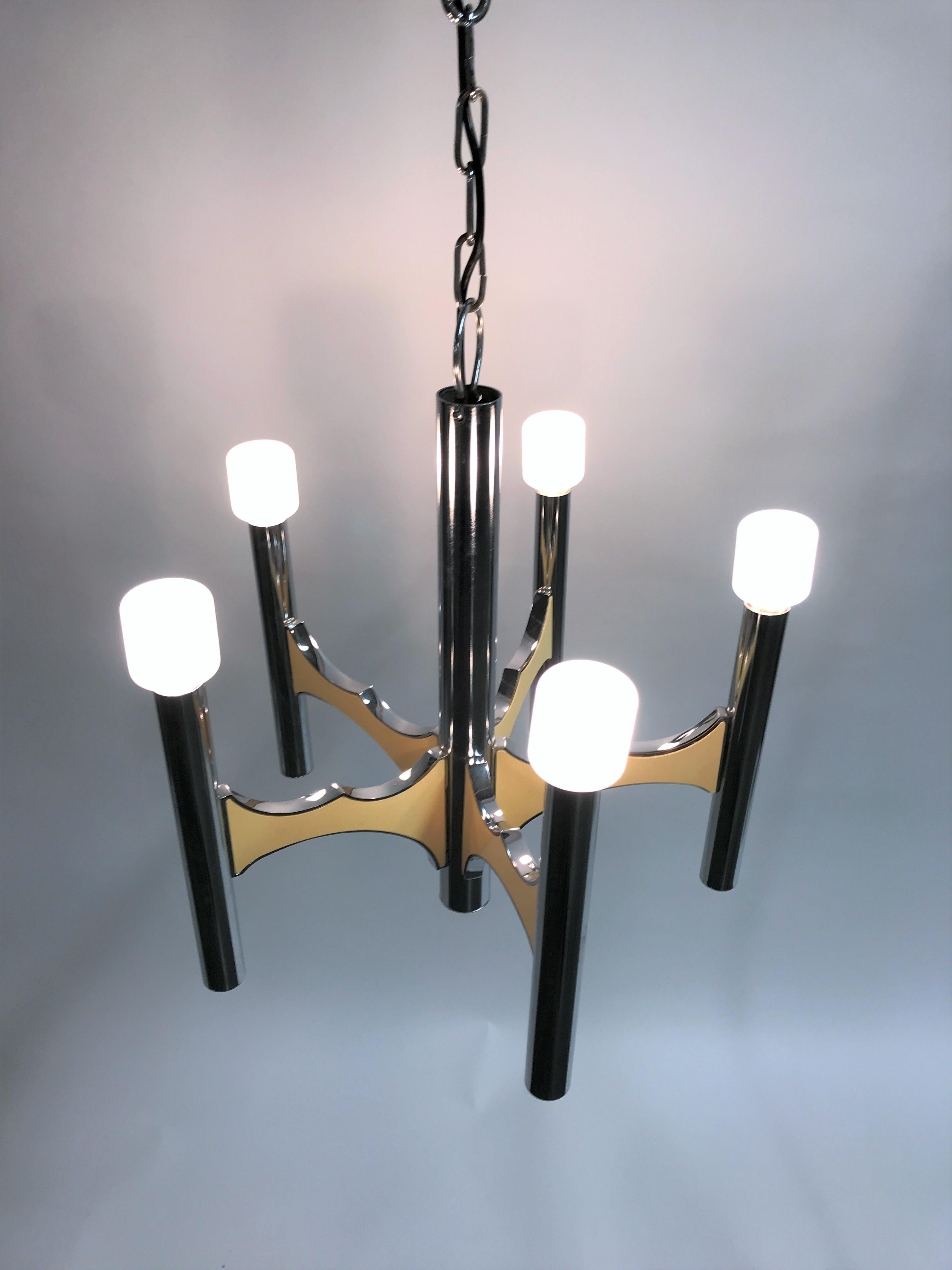 Gaetano Sciolari Chrome Chandelier, 1970s, Italy In Good Condition For Sale In HEVERLEE, BE