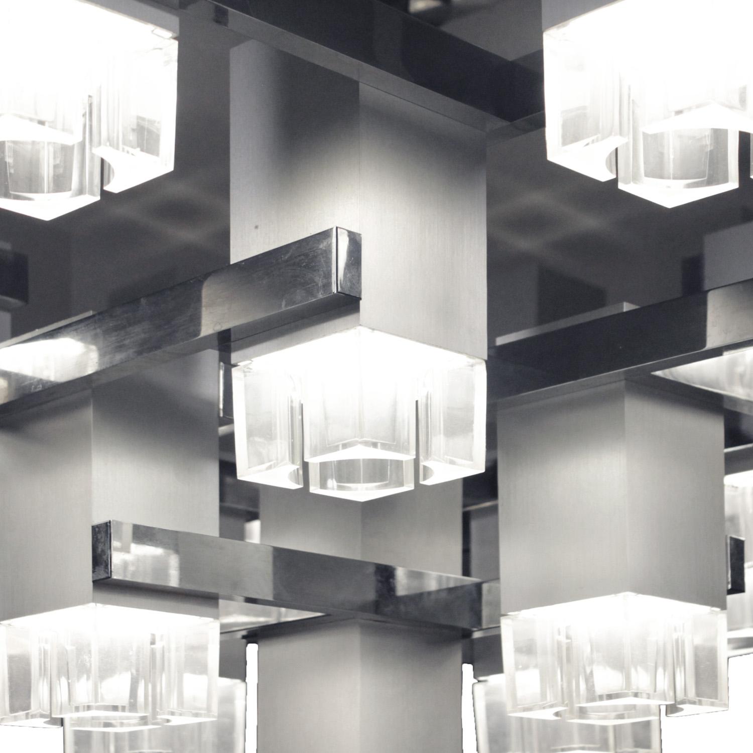 Gaetano Sciolari Lampadario cubista in alluminio anni '70 In condizioni buone in vendita a New York, NY