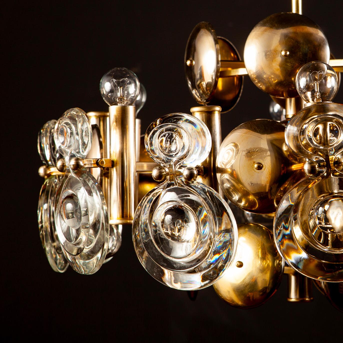 Gaetano Sciolari Fabulous Brass and Glass Lens Chandelier, Italy, 1960s For Sale 7