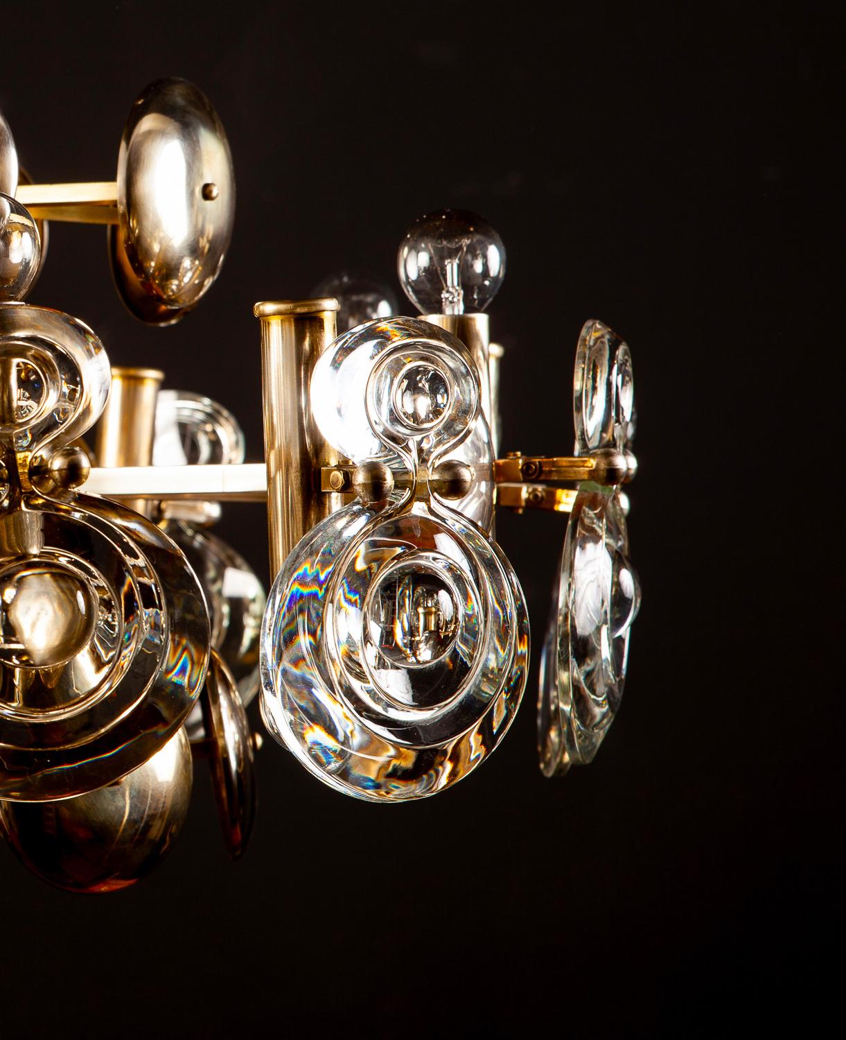 Gaetano Sciolari Fabulous Brass and Glass Lens Chandelier, Italy, 1960s 9