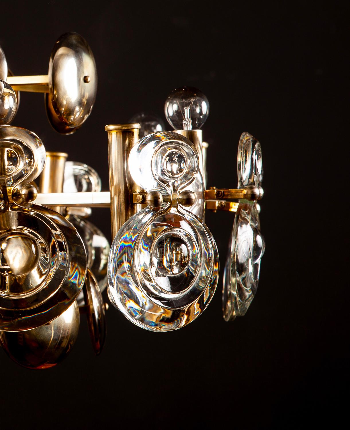 Gaetano Sciolari Fabulous Brass and Glass Lens Chandelier, Italy, 1960s For Sale 9