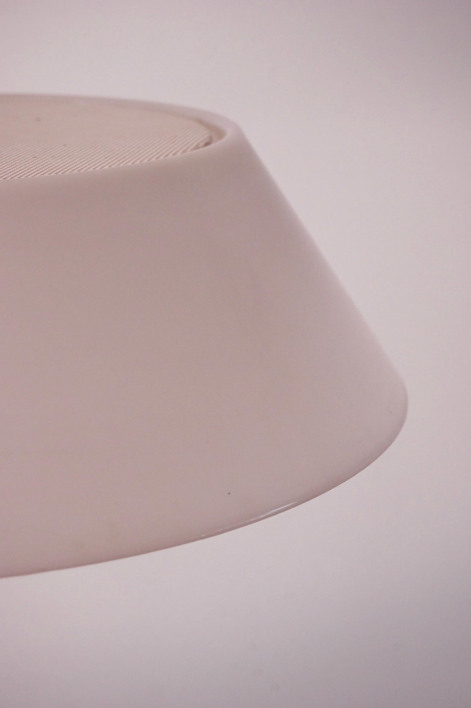 Gaetano Sciolari fine table lamp, brass, walnut, white plexiglass mod. A/1  1960 For Sale 4