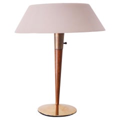 Lampada da tavolo di pregio di Gaetano Sciolari, ottone, noce, plexiglass bianco mod. A/1  1960