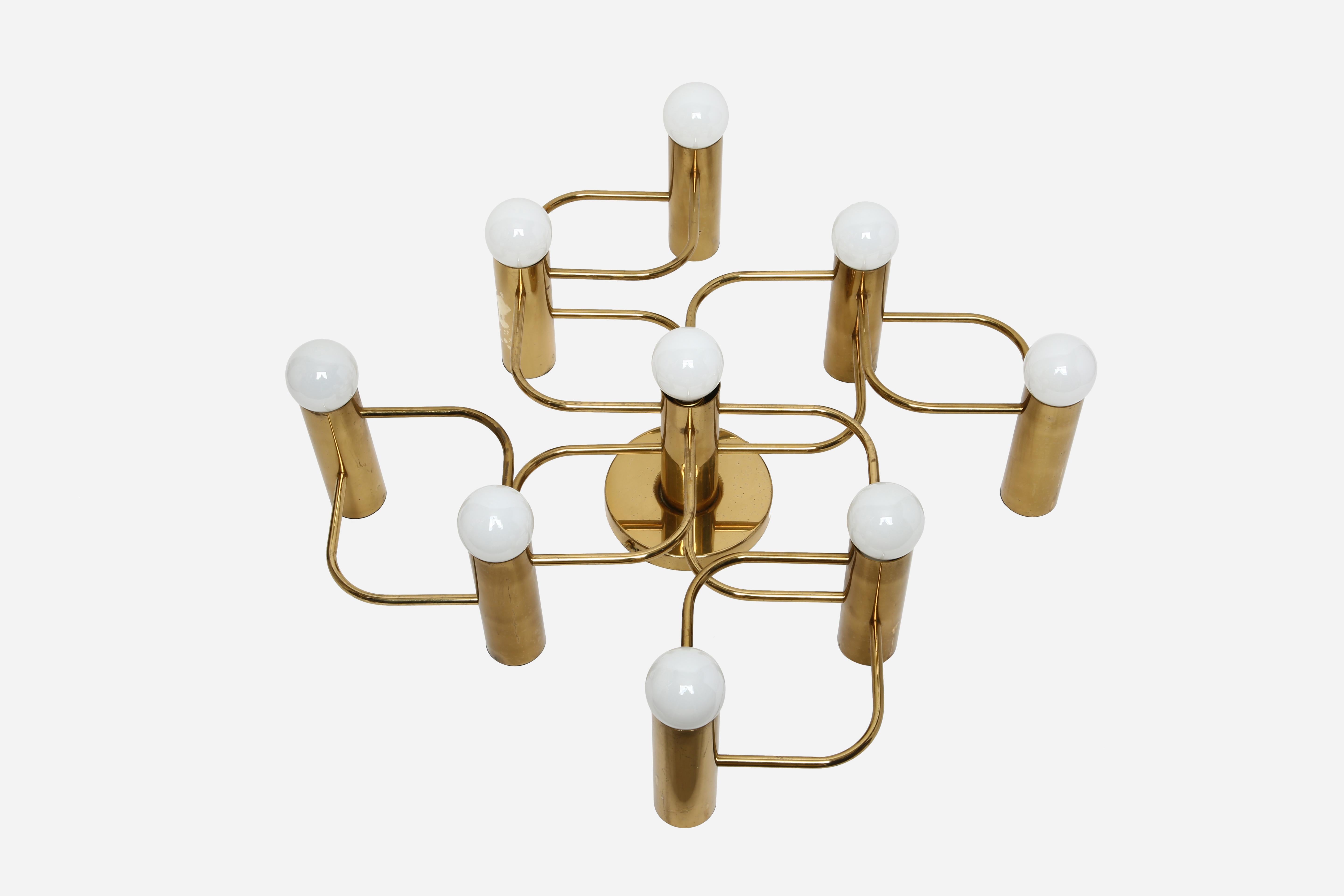 Gaetano Sciolari flush mount for Leola in polished brass.
Germany, 1970s.
Nine candelabra base sockets.
Complimentary US rewiring upon request.
Can be used as either ceiling light or wall light.
 