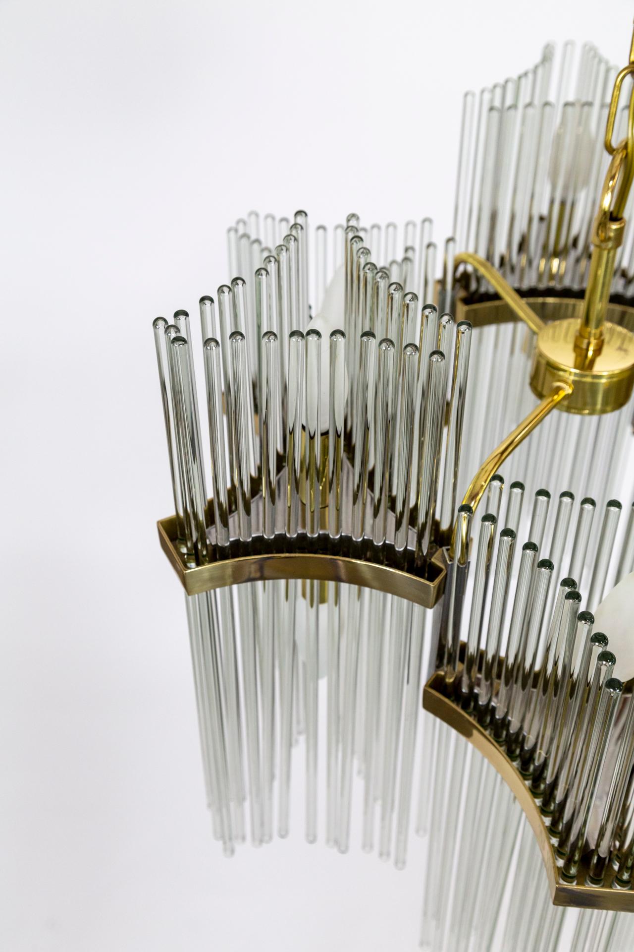Gaetano Sciolari for Lightolier Glass Rod & Brass 12-Light Chandelier In Good Condition In San Francisco, CA