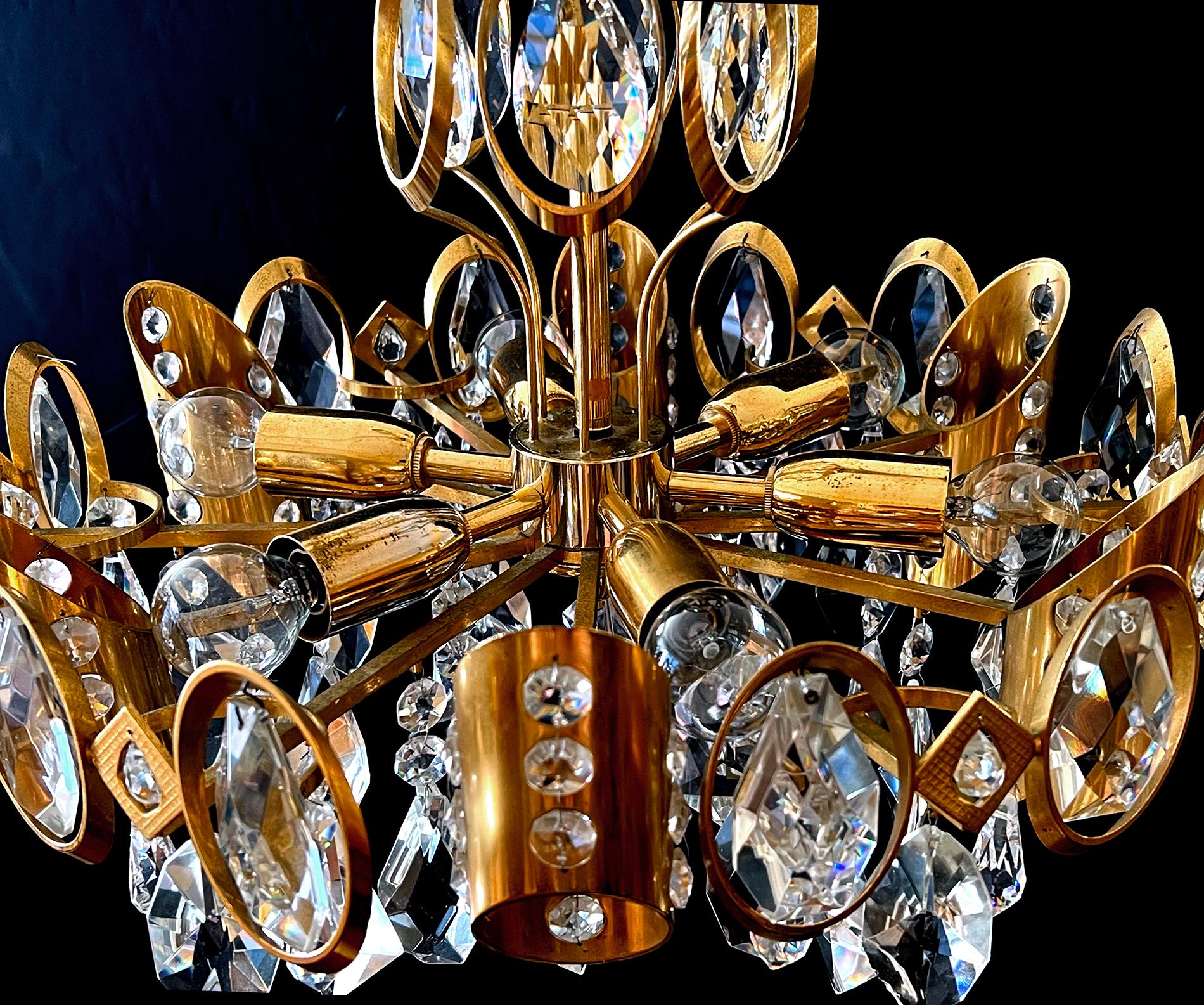 Italian Gaetano Sciolari for Palwa Gilt-brass and Crystal 6-light Pendant Chandelier  For Sale