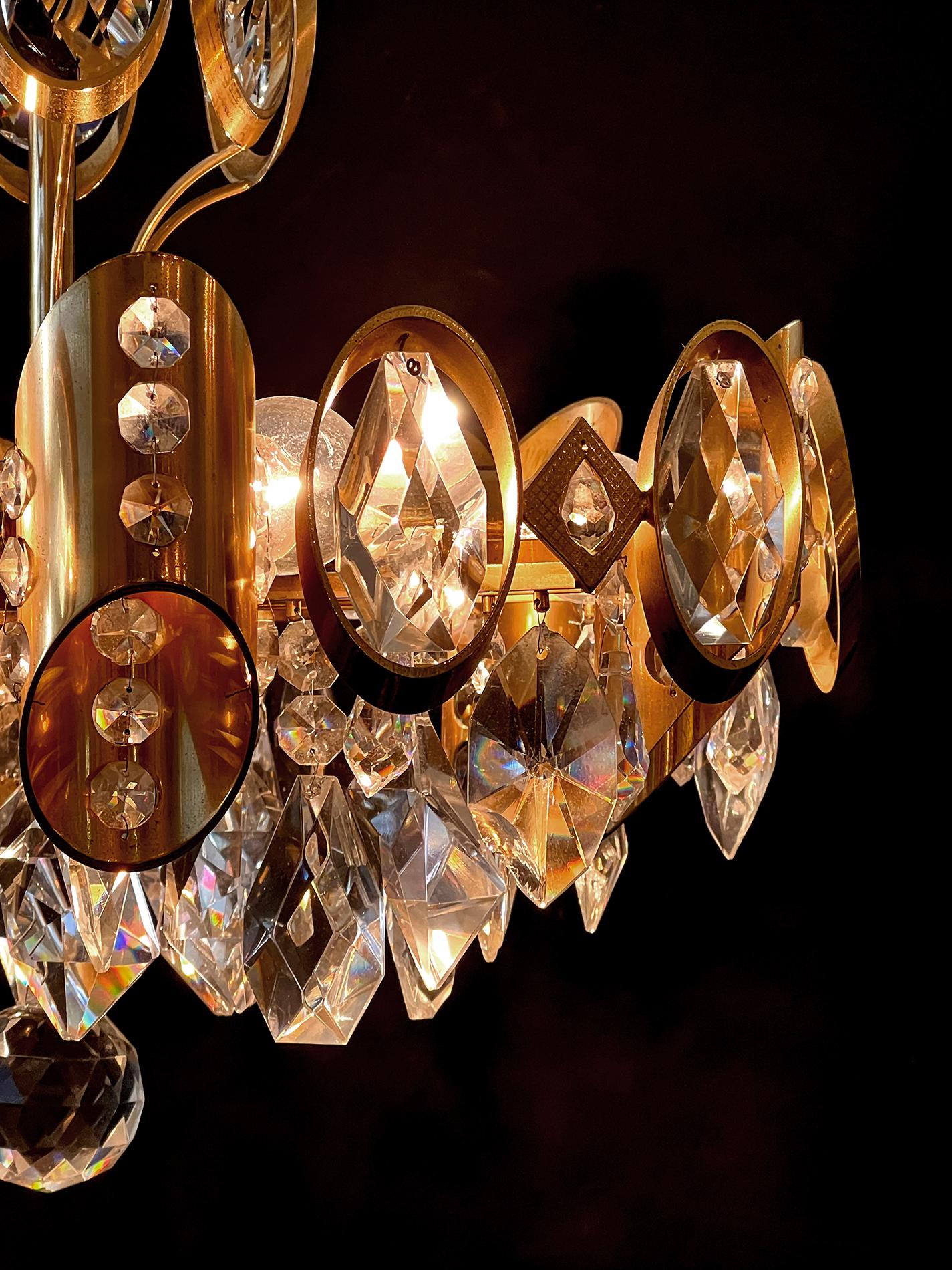 Gaetano Sciolari for Palwa Gilt-brass and Crystal 6-light Pendant Chandelier  In Good Condition For Sale In San Francisco, CA