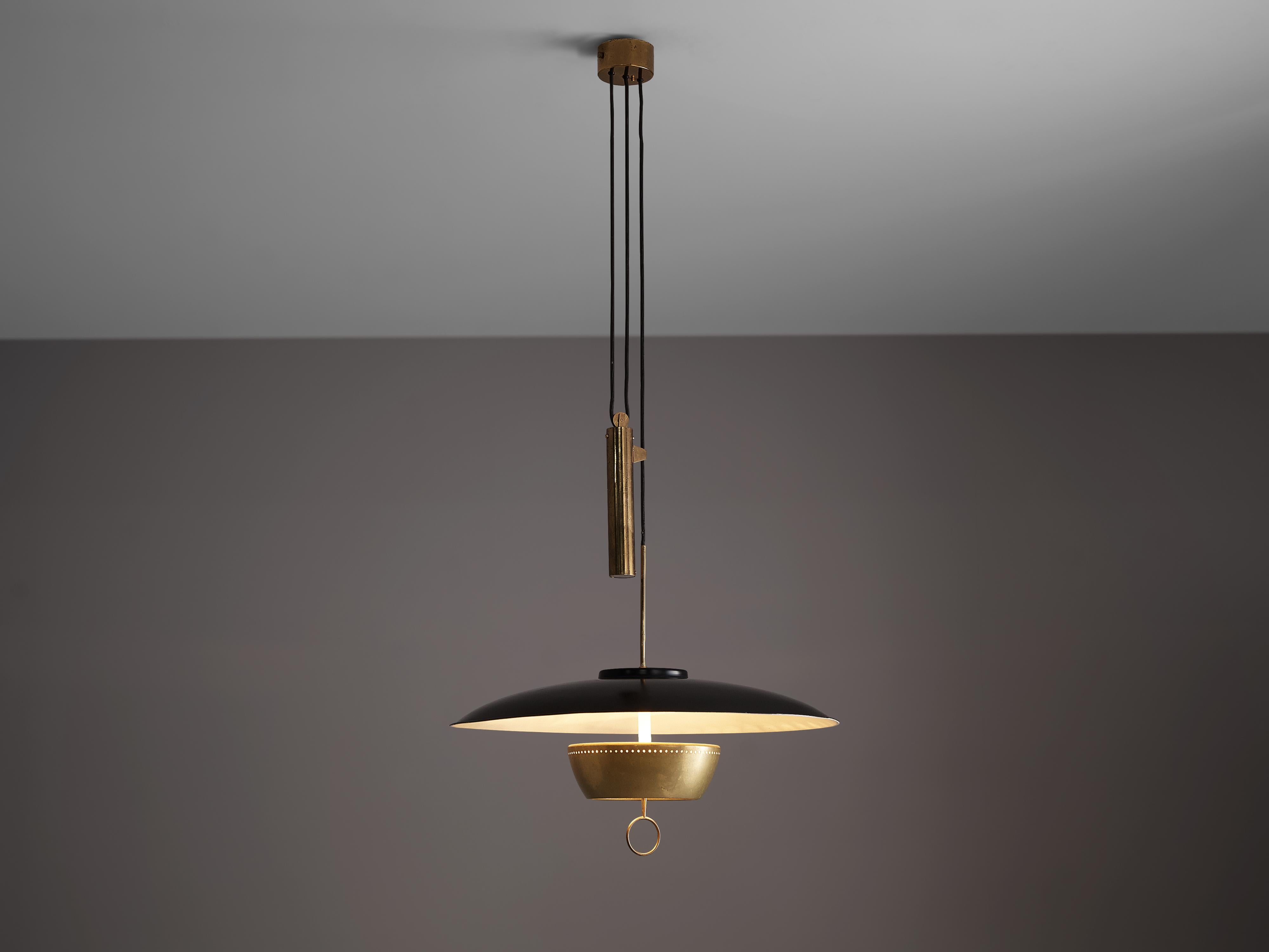Gaetano Sciolari for Stilnovo, ceiling light model A5011, metal, brass, Italy, 1950

Elegant dynamic and modern pendant by Sciolari for Stilnovo. Adjustable in height due the counterweight. The light gets beautifully reflected by the white inside of