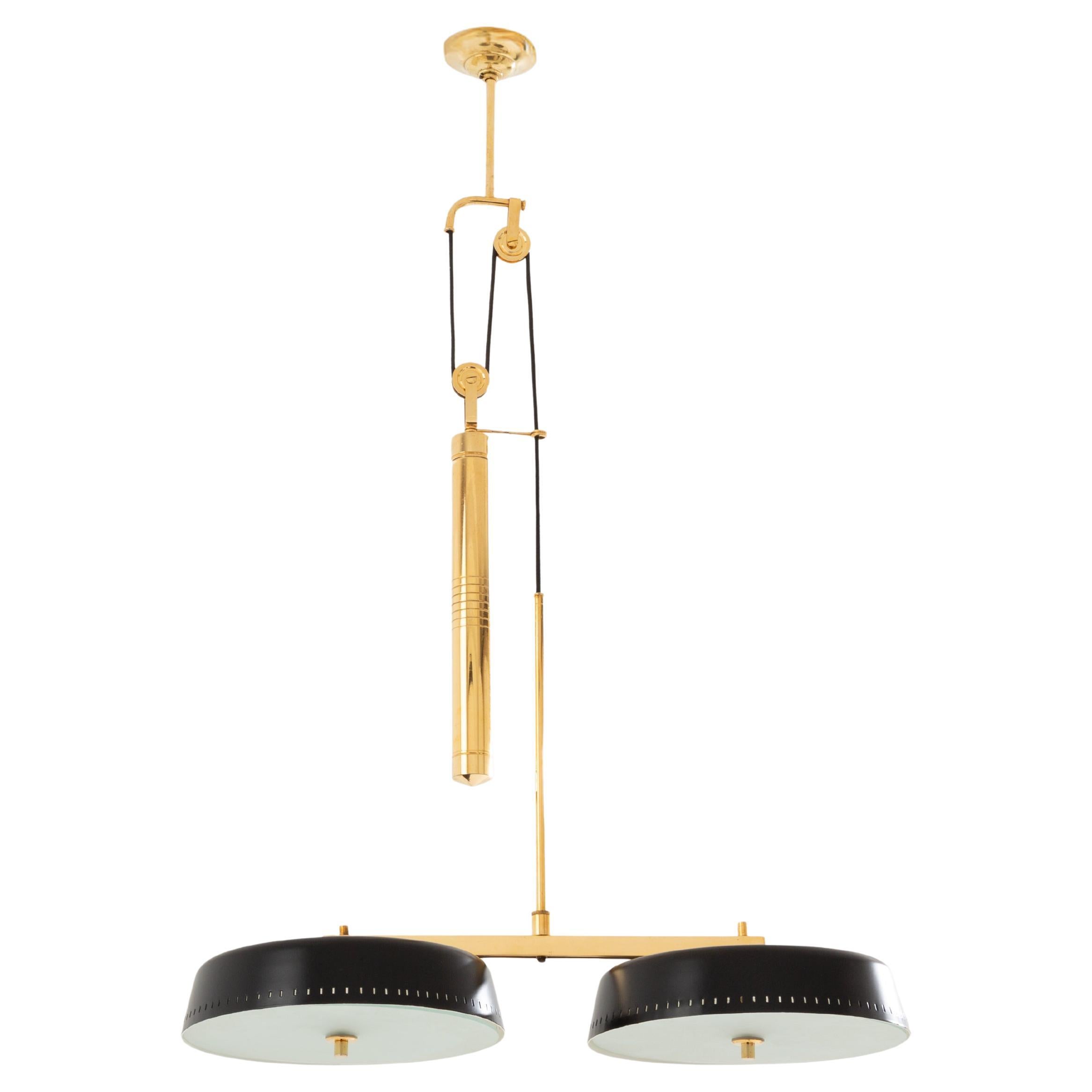 Gaetano Sciolari per Stilnovo lampadario a carrucola in metallo verniciato e ottone 1950 in vendita