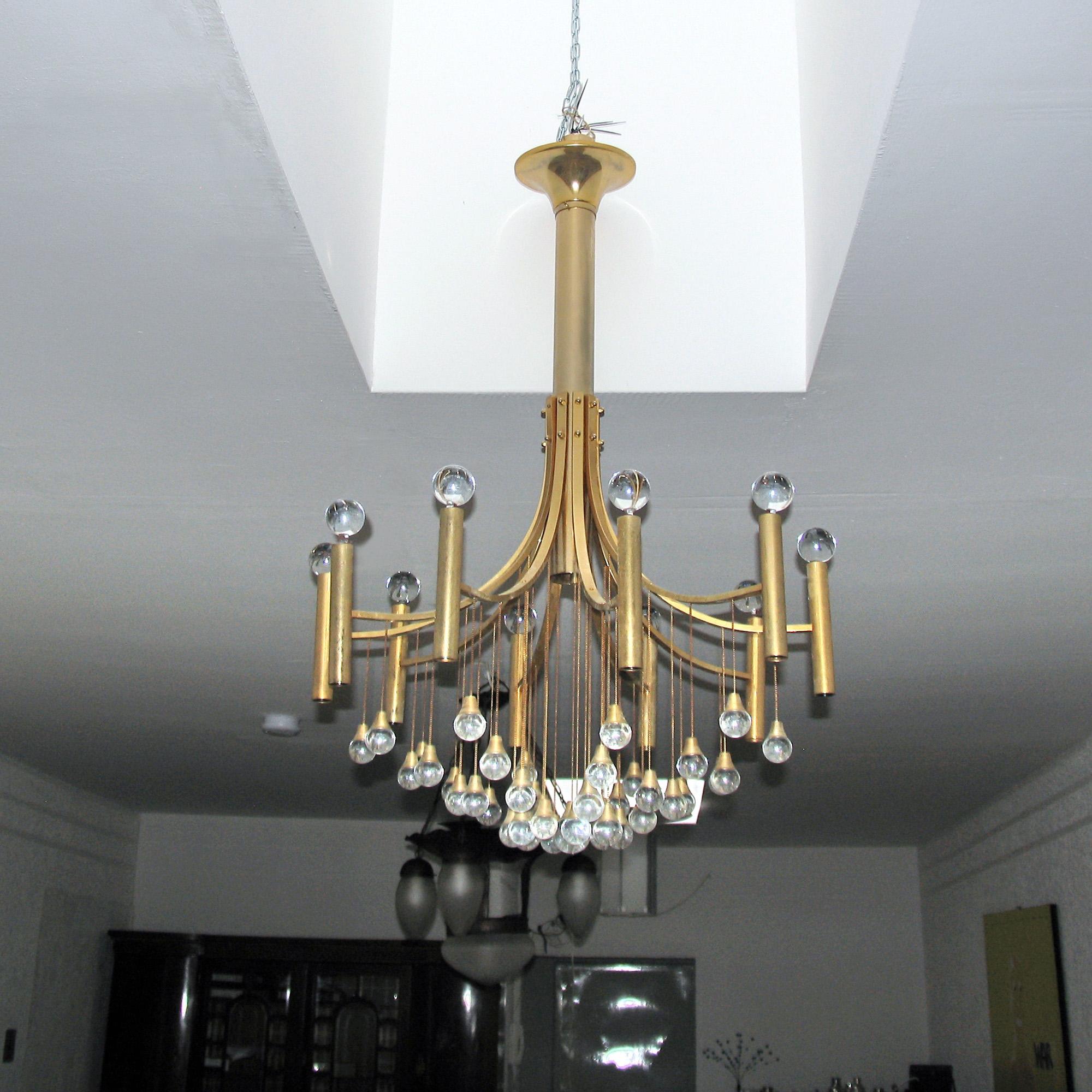 Gilt Gaetano Sciolari Gold-Plated Chandelier with Crystal Spheres For Sale