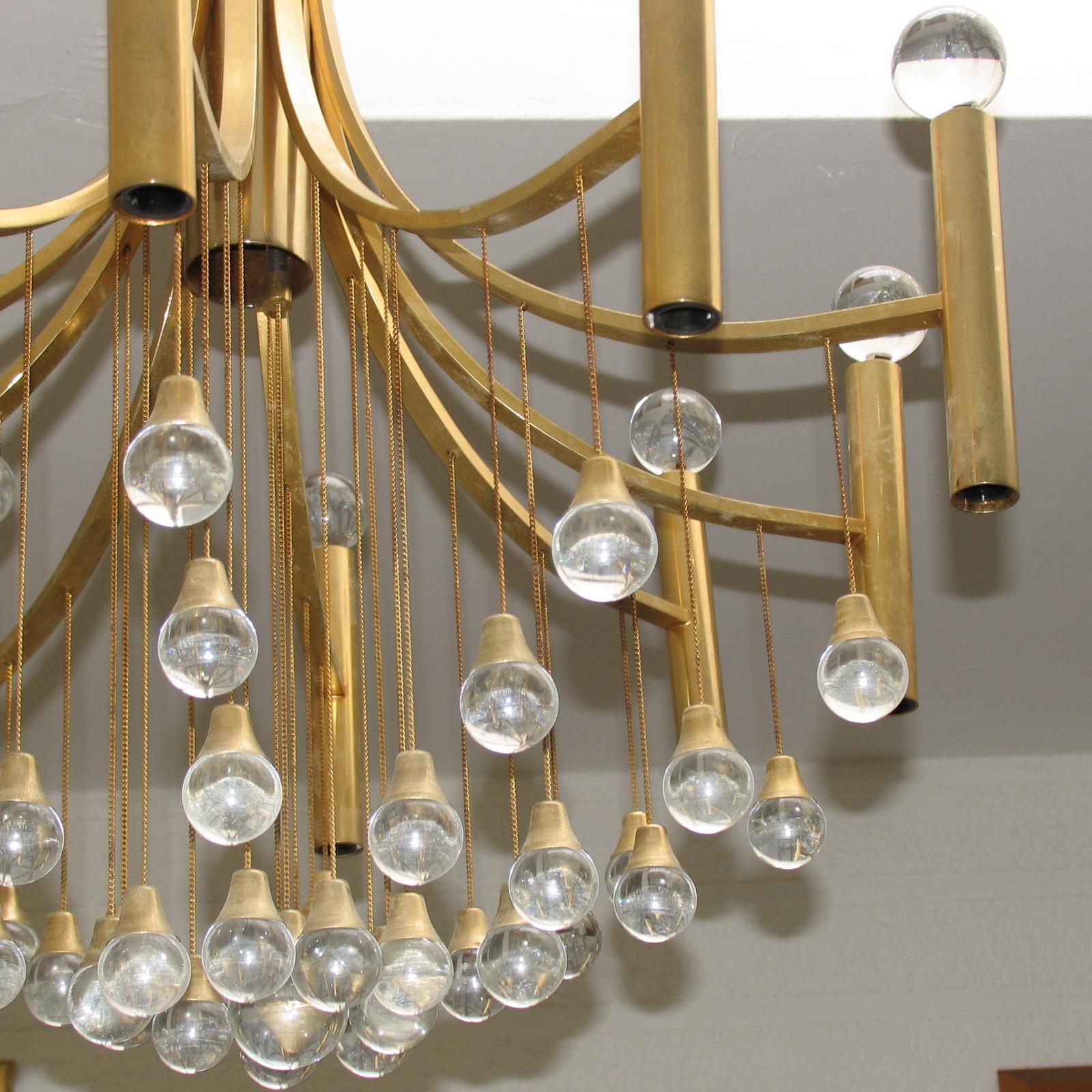 Brass Gaetano Sciolari Gold-Plated Chandelier with Crystal Spheres For Sale