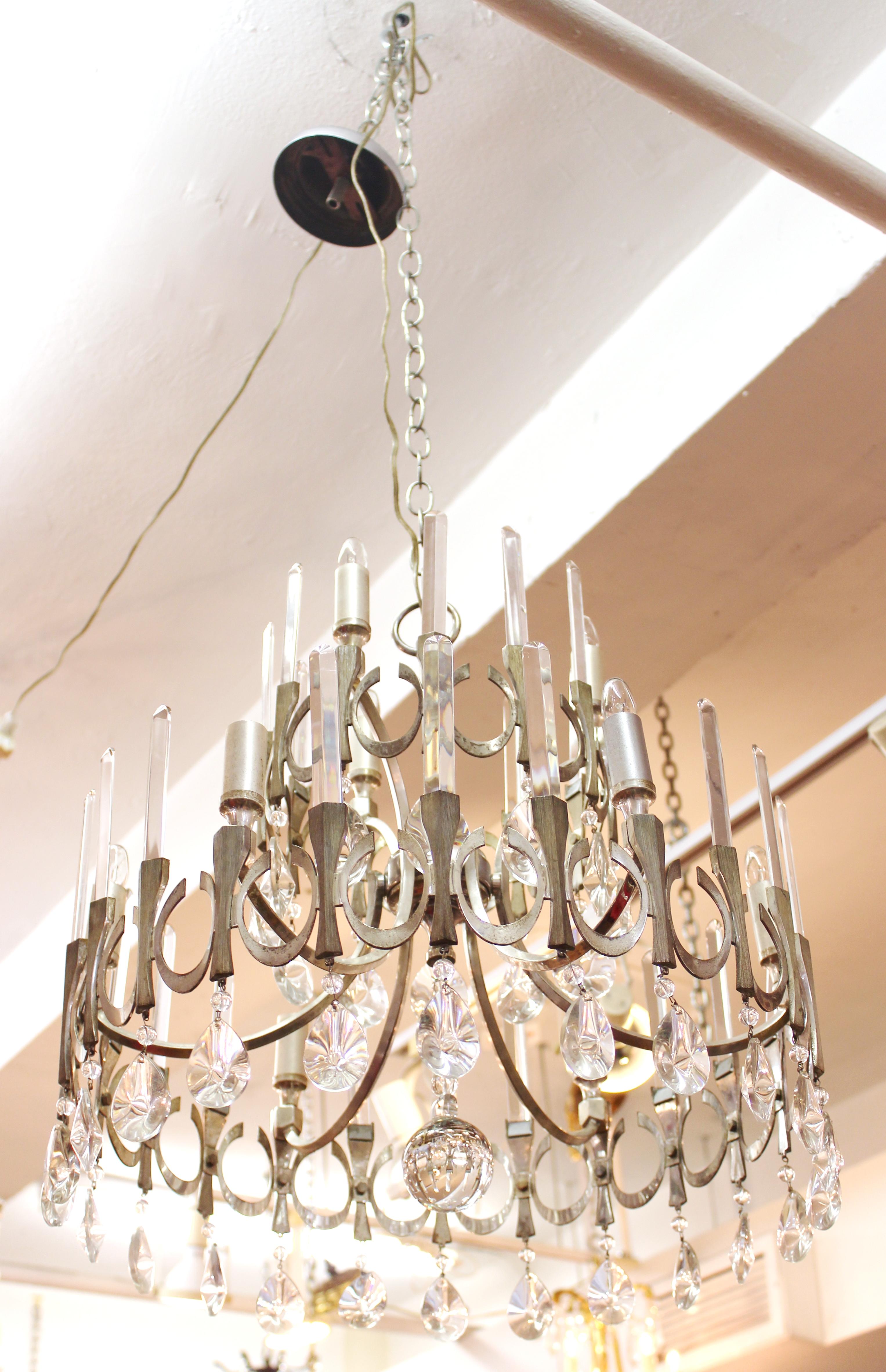 Lustre italien moderne du milieu du siècle dernier en chrome et cristal de Gaetano Sciolari 1