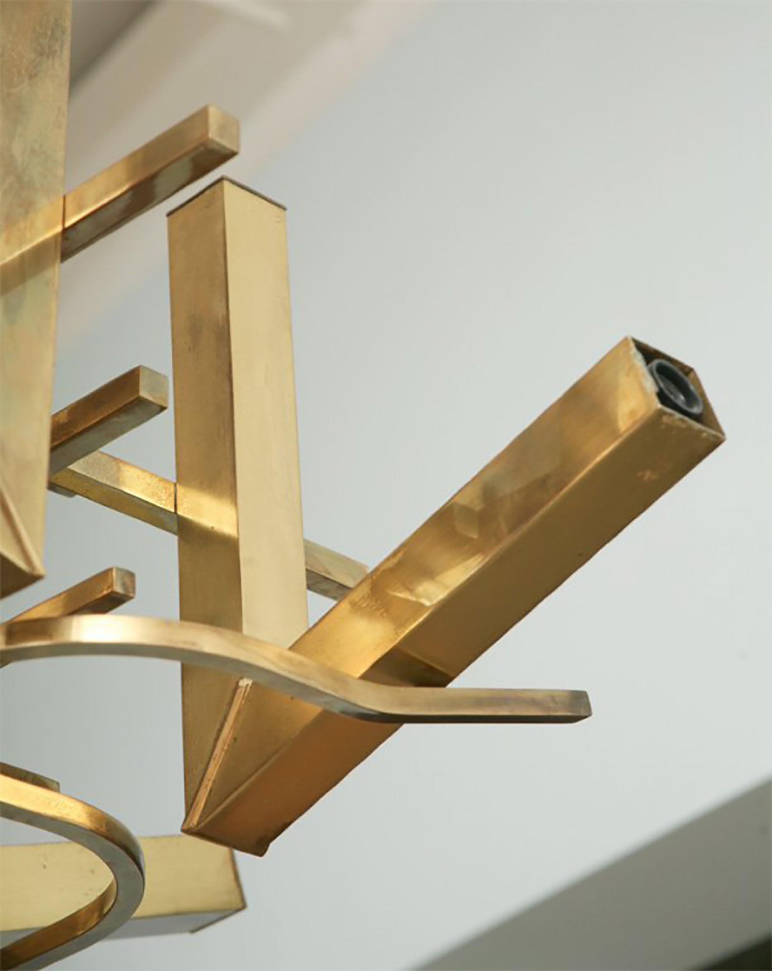 Mid-Century moderno Gaetano Sciolari Lampadari a otto luci in ottone moderno italiano di metà secolo in vendita