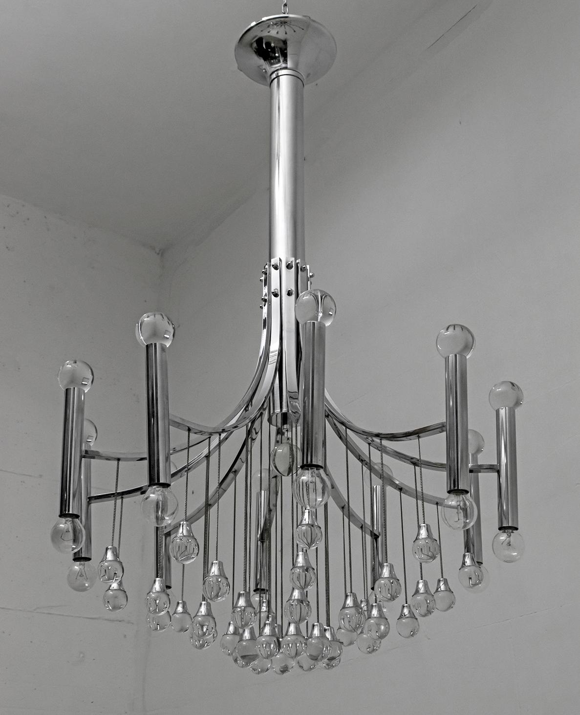 Gaetano Sciolari Mid-Century Modern Italian Chrome and Glass Chandelier, 1970 In Good Condition For Sale In Puglia, Puglia