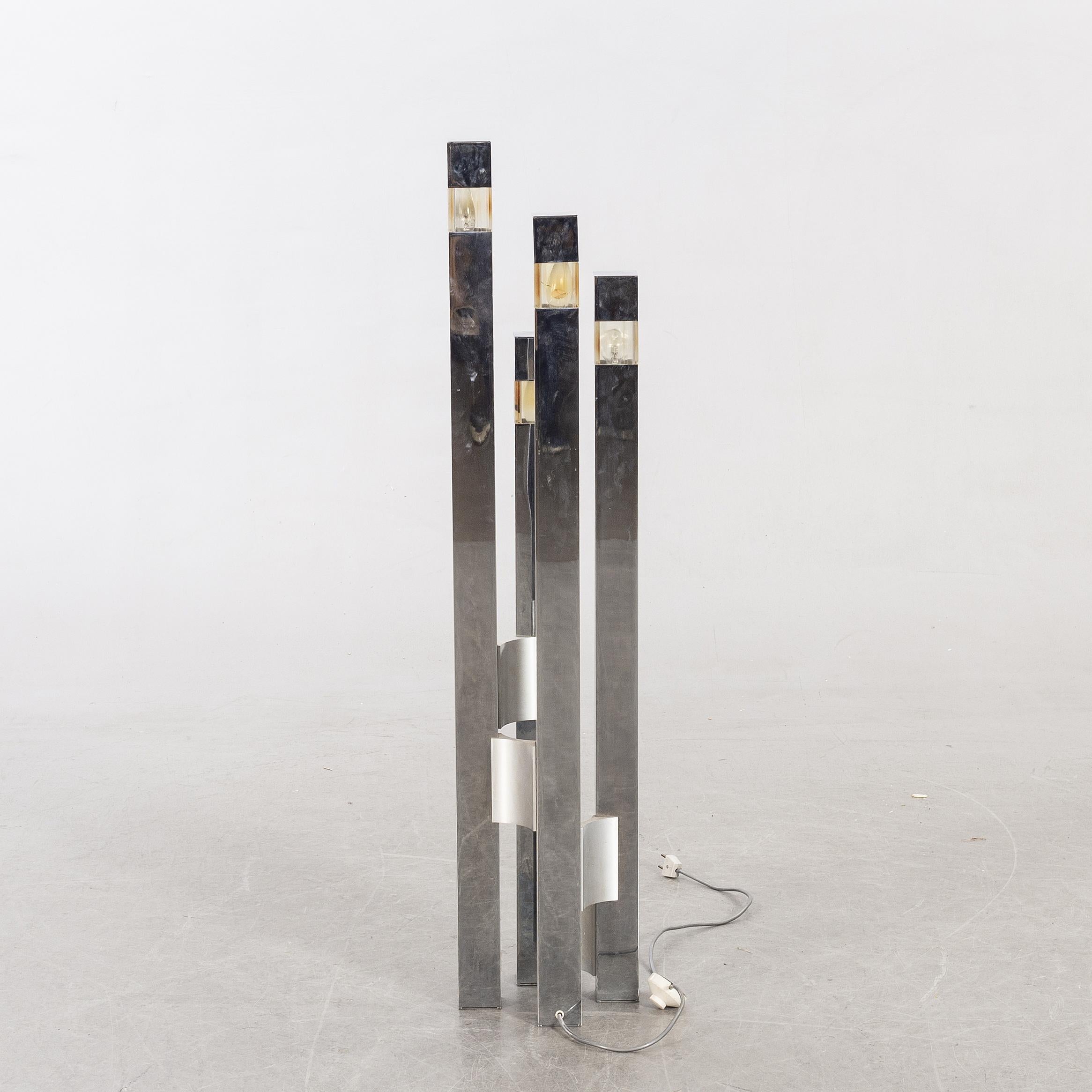 Gaetano Sciolari, Modell Cubic-Lampe, Italien, 1970er Jahre, Chrom und Lucite (20. Jahrhundert) im Angebot