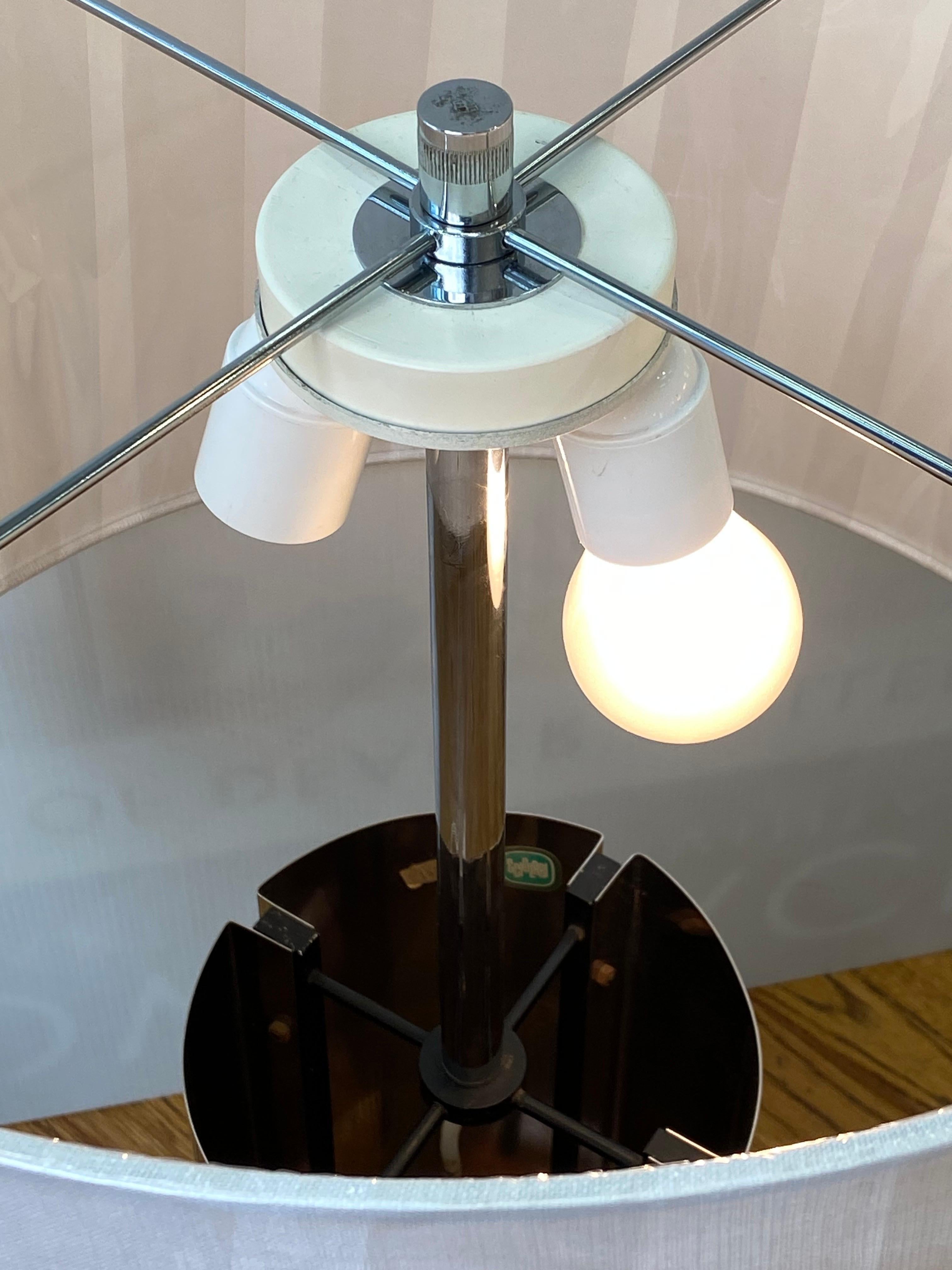 Gaetano Sciolari of italy Oversize 1970s Modern Column Table Lamp For Sale 8