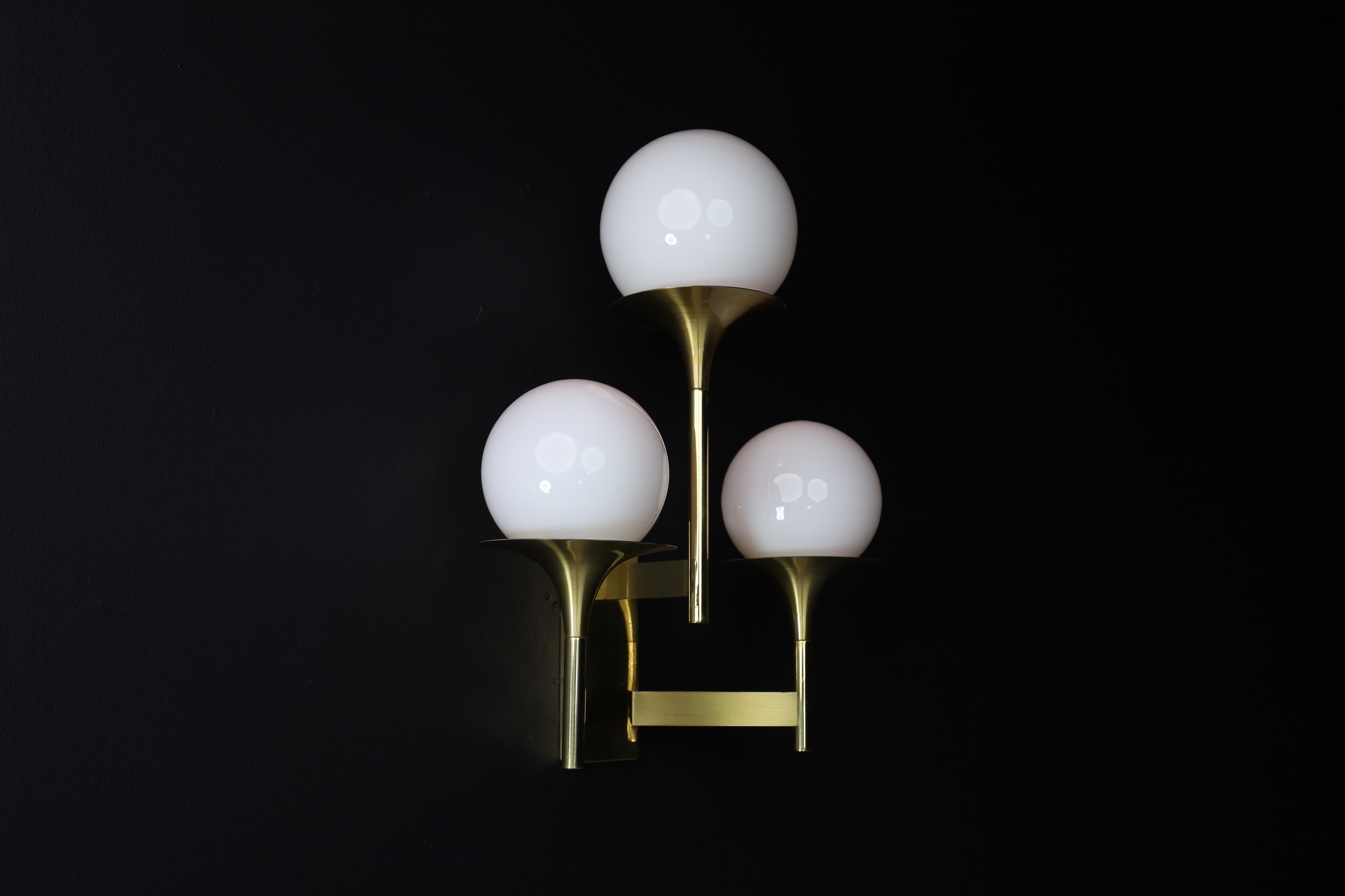 Gaetano Sciolari Sculptural Brass Wall Sconces with Opaline Glass Shades, Italy  For Sale 2
