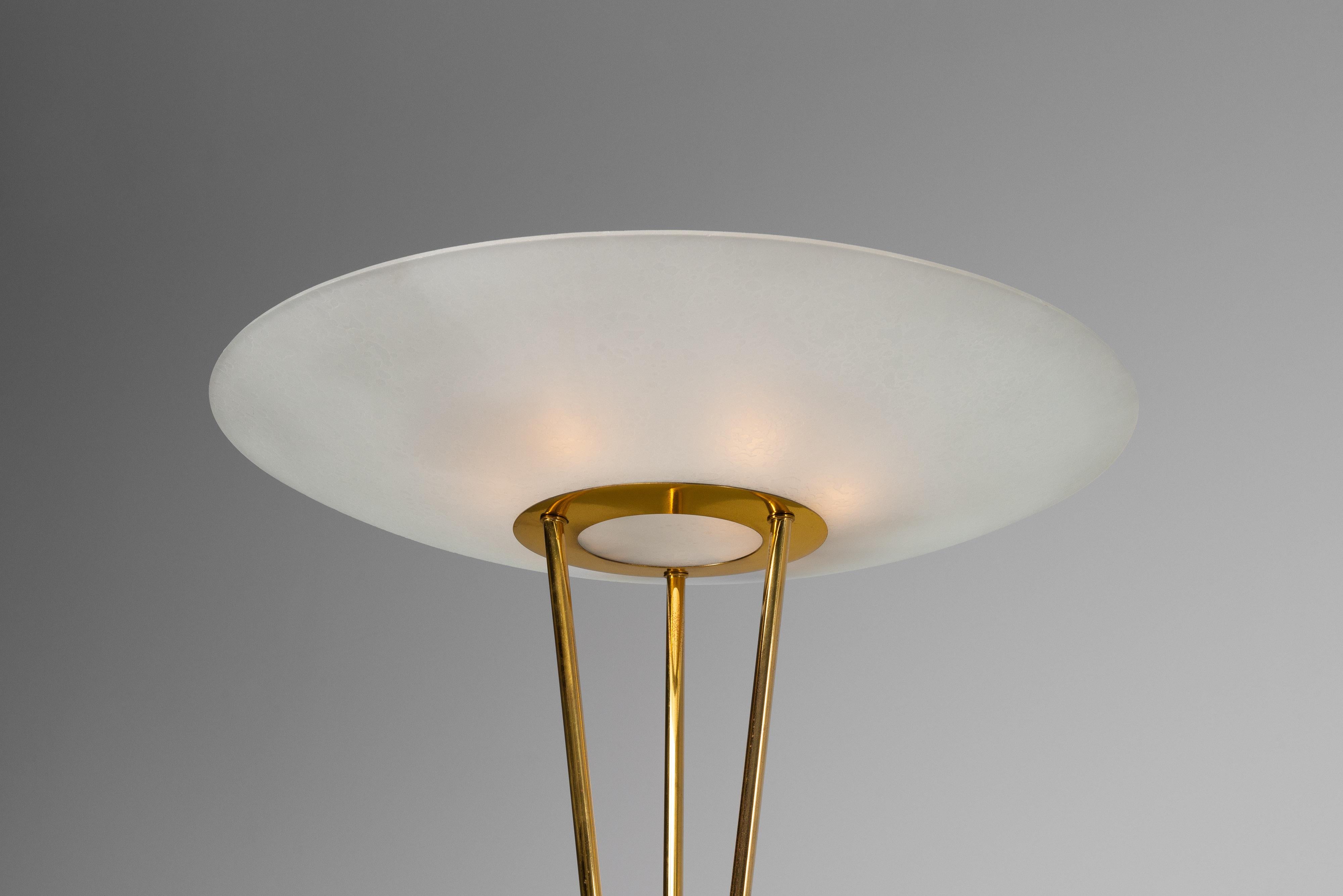 Gaetano Sciolari Lampadaire Stilnovo modèle 4013 Italie 1950 Bon état - En vente à Roosendaal, Noord Brabant