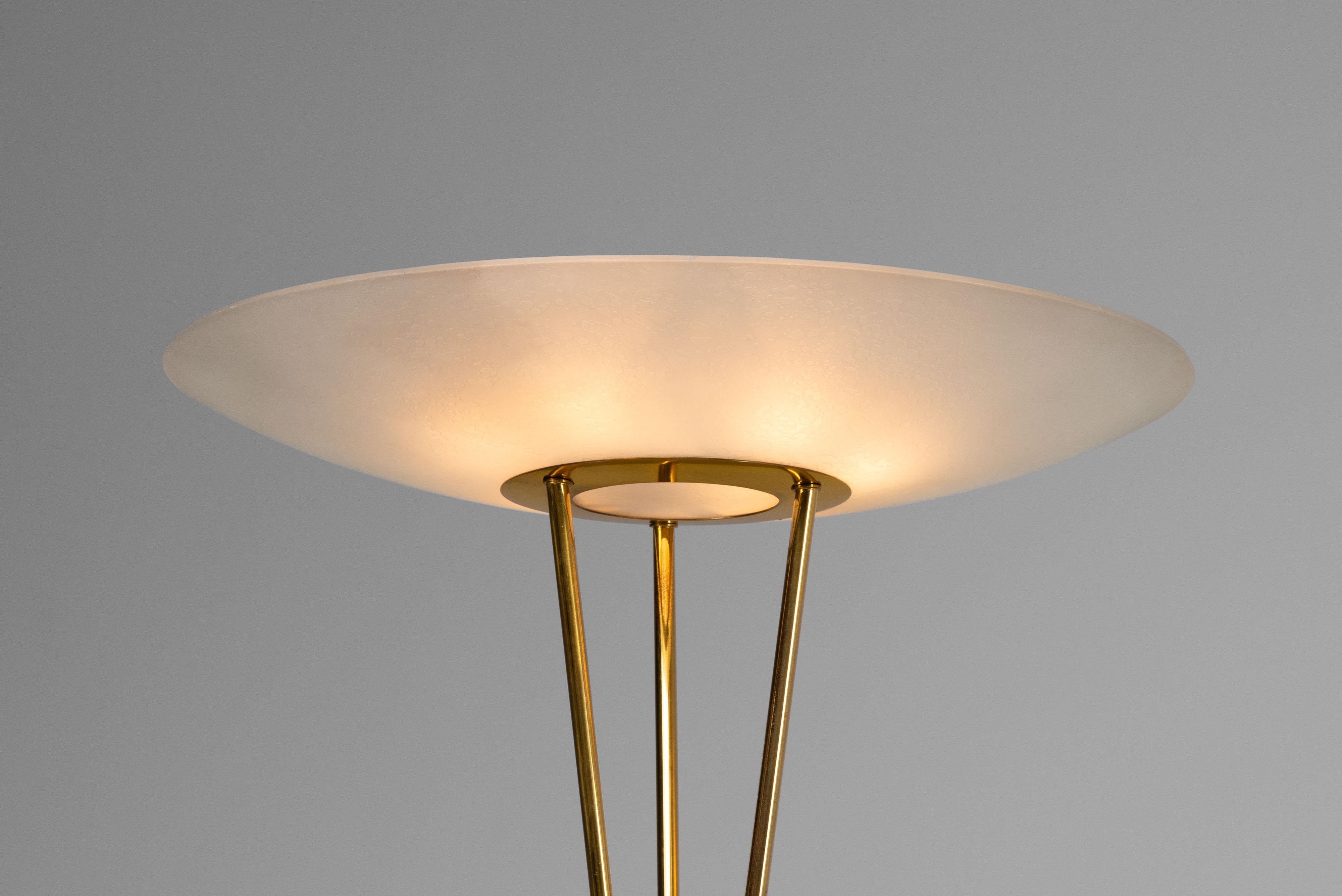 Milieu du XXe siècle Gaetano Sciolari Lampadaire Stilnovo modèle 4013 Italie 1950 en vente