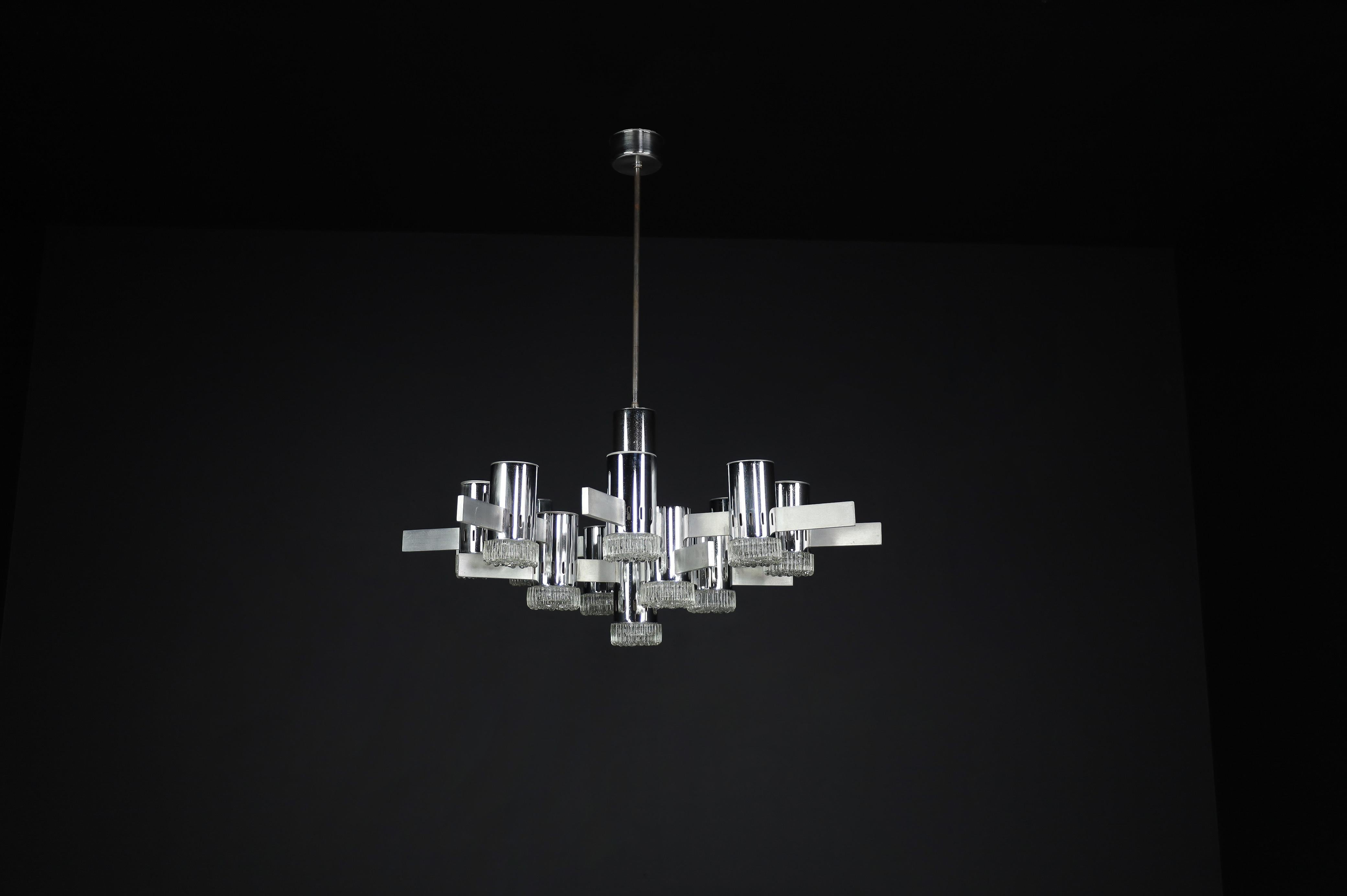 Gaetano Sciolari XXL Chandelier with chrome and aluminium fixture, Italy, 1970s For Sale 6