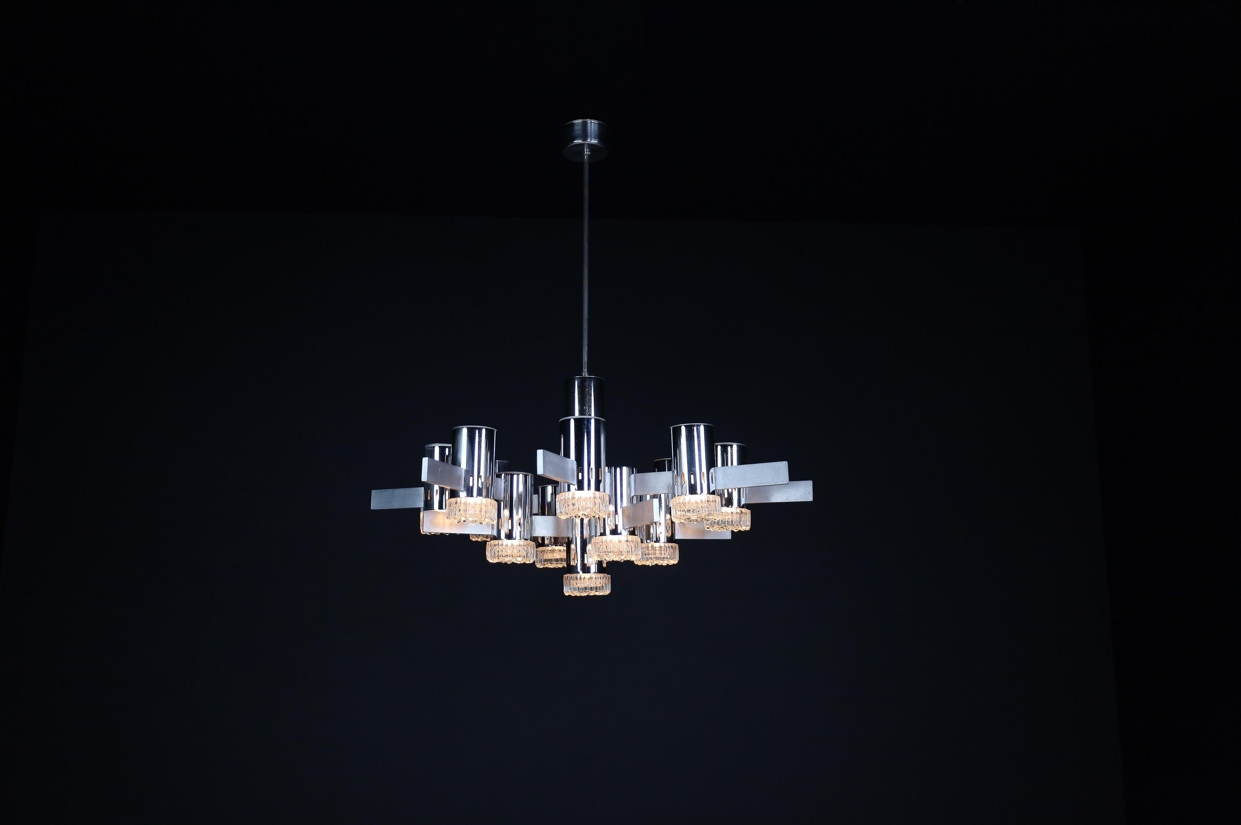 Italiano Lampadario XXL di Gaetano Sciolari con struttura in cromo e alluminio, Italia, anni '70 in vendita