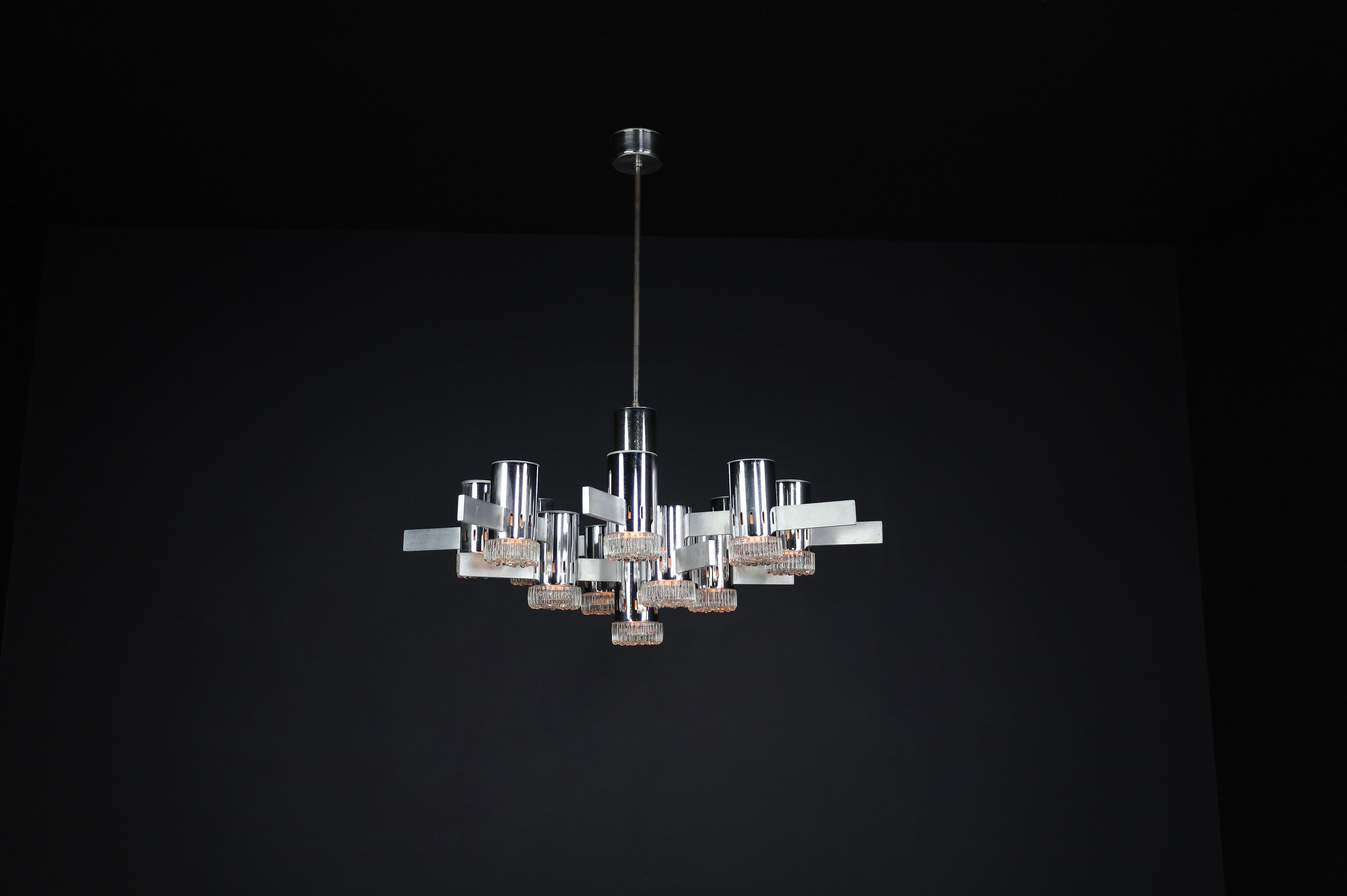 Gaetano Sciolari XXL Chandelier with chrome and aluminium fixture, Italy, 1970s For Sale 1