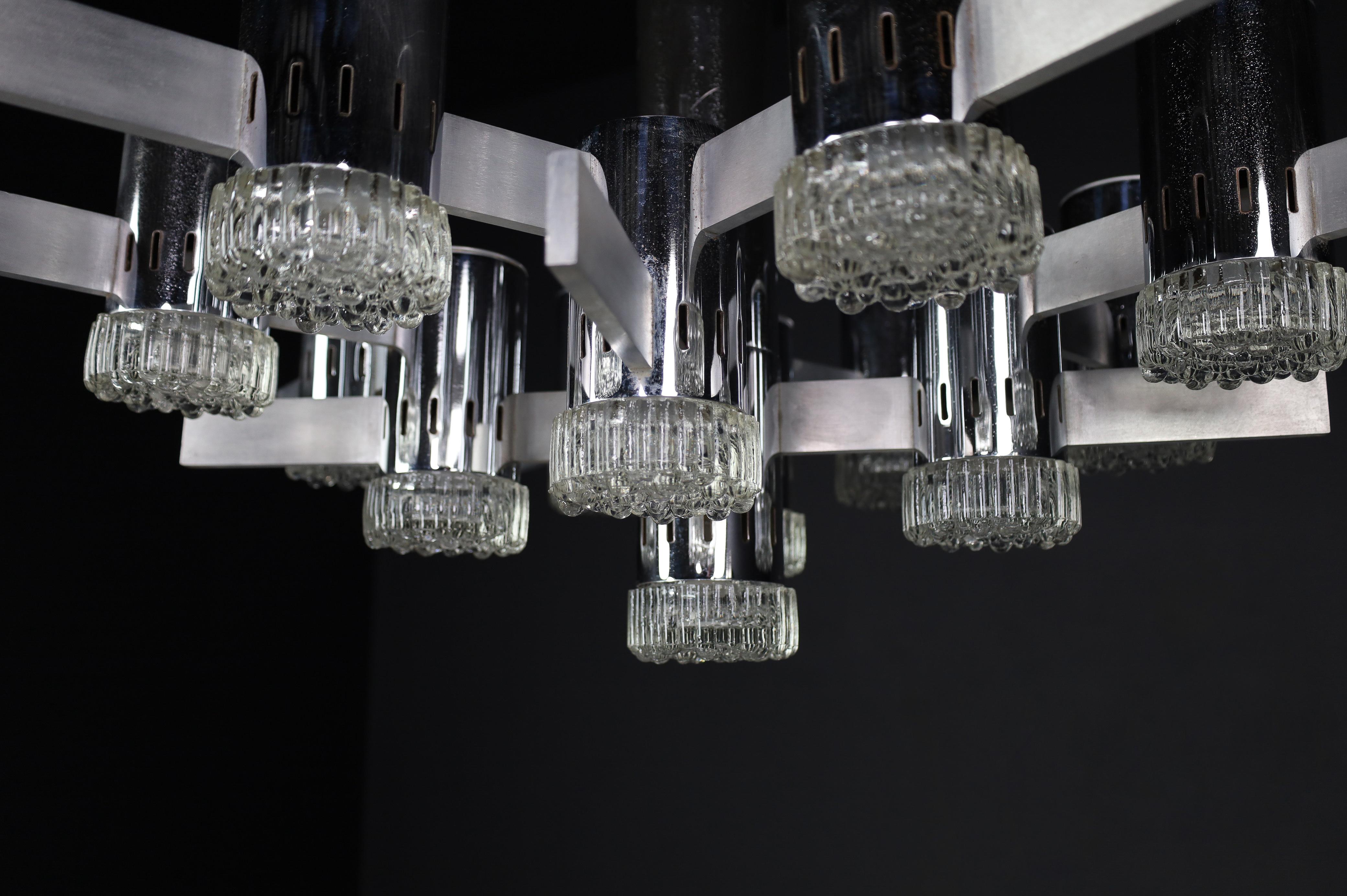 Fine XX secolo Lampadario XXL di Gaetano Sciolari con struttura in cromo e alluminio, Italia, anni '70 in vendita