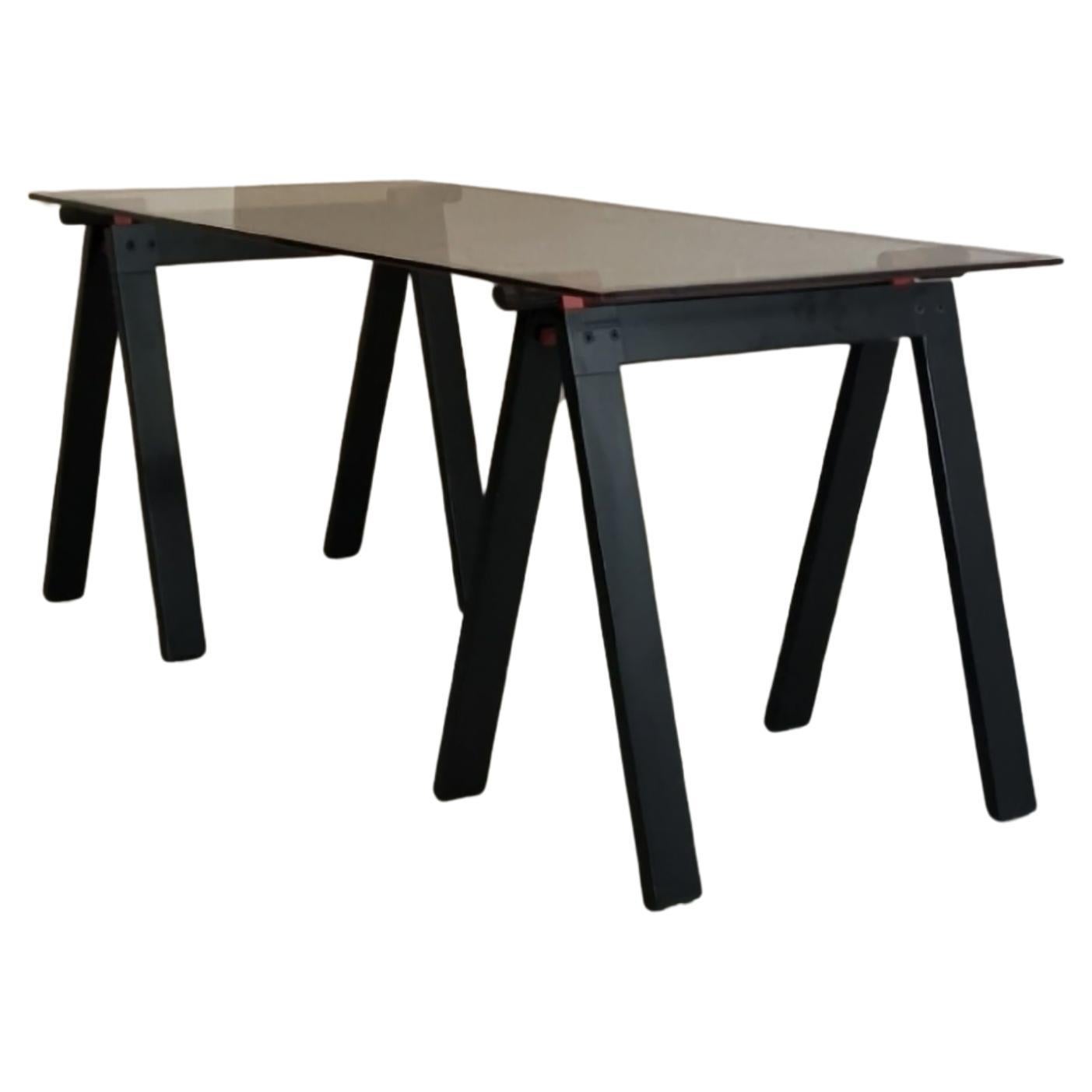 Mesa Gaetano diseñada por Gae Aulenti para Zanotta 1973