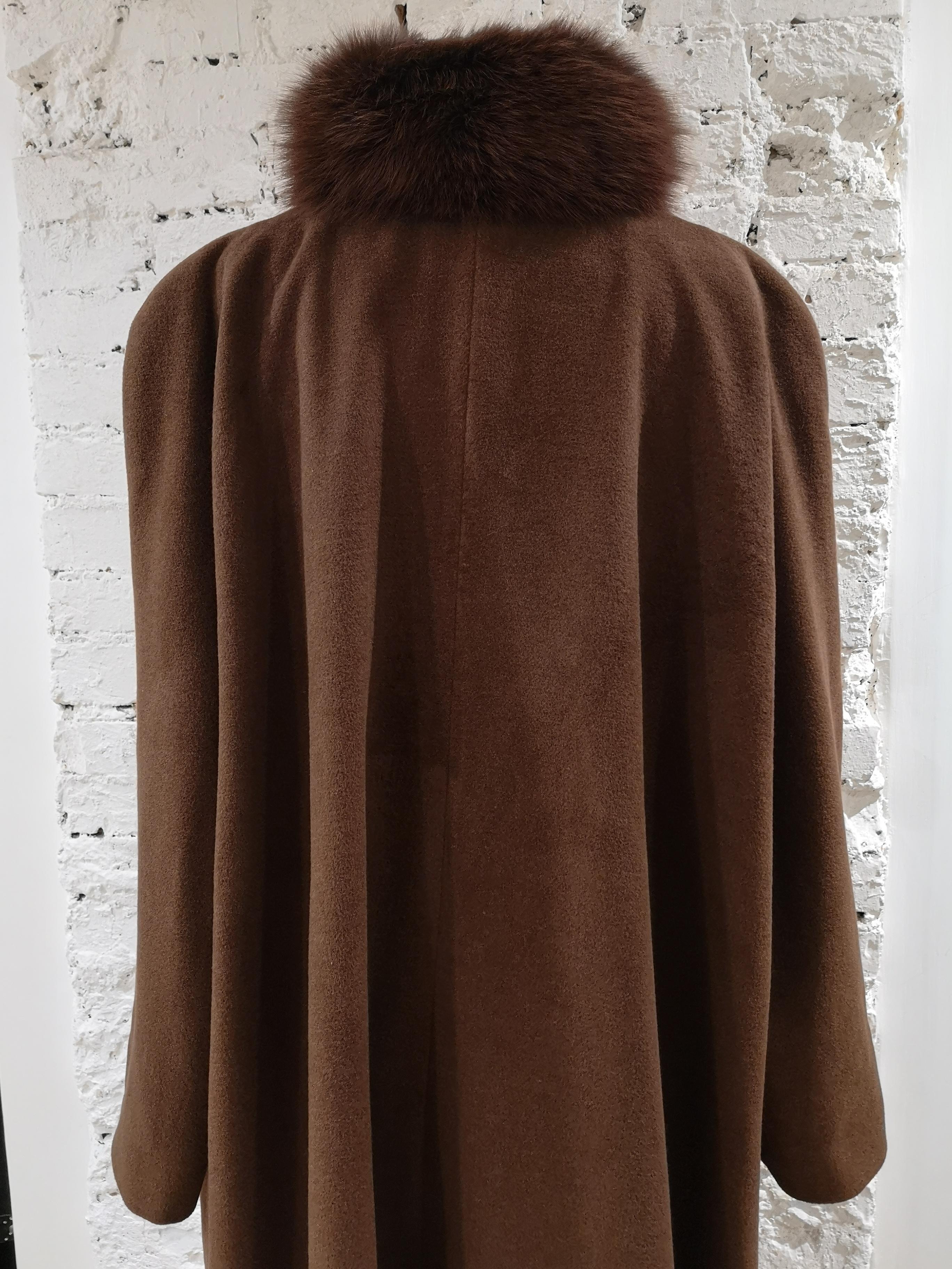 Gai Mattiolo Brauner cachemire-Mantel aus Wolle im Angebot 1
