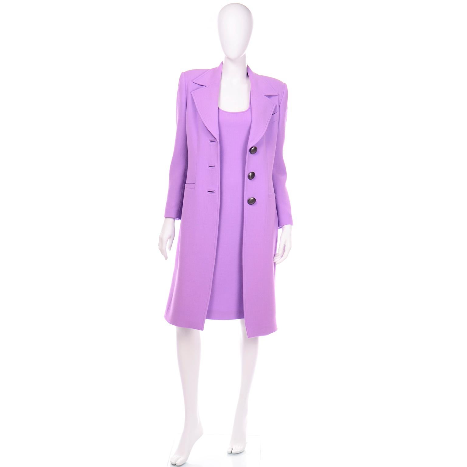 This lovely Gai Mattiolo lavender wool sleeveless dress and coat ensemble is in a textured, lightweight wool that makes it perfect for Spring and Summer! The sleeveless sheath dress has a low scoop neckline with seams along the bust that shape the