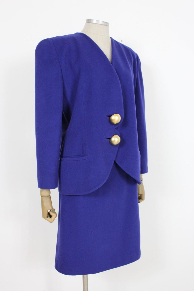 Gai Mattiolo - Tailleur jupe violet - En vente sur 1stDibs