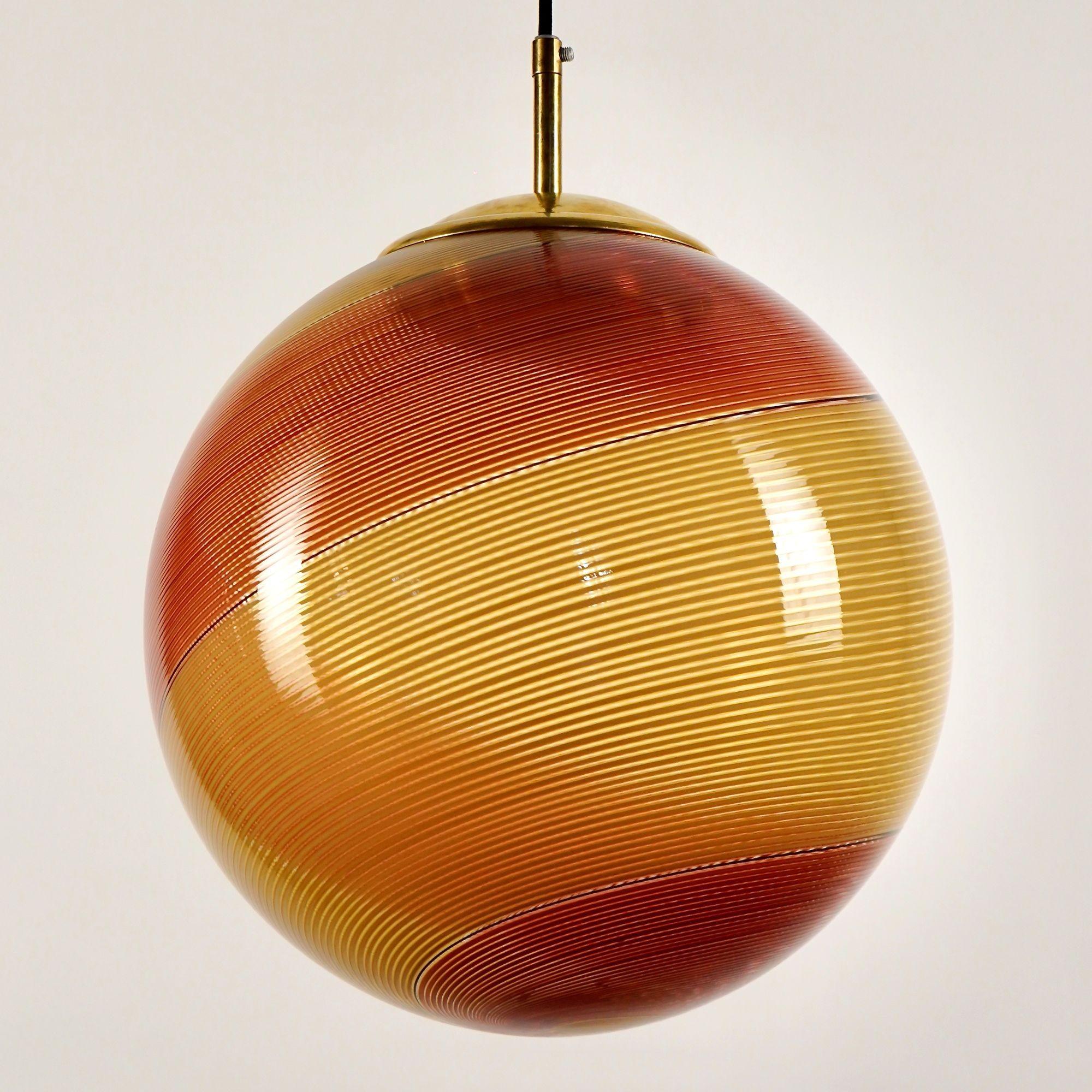 Gaia, sfera in vetro di Murano Ambra e Mezza Filigrana Rossa, Silvio Piattelli Design in vendita 13