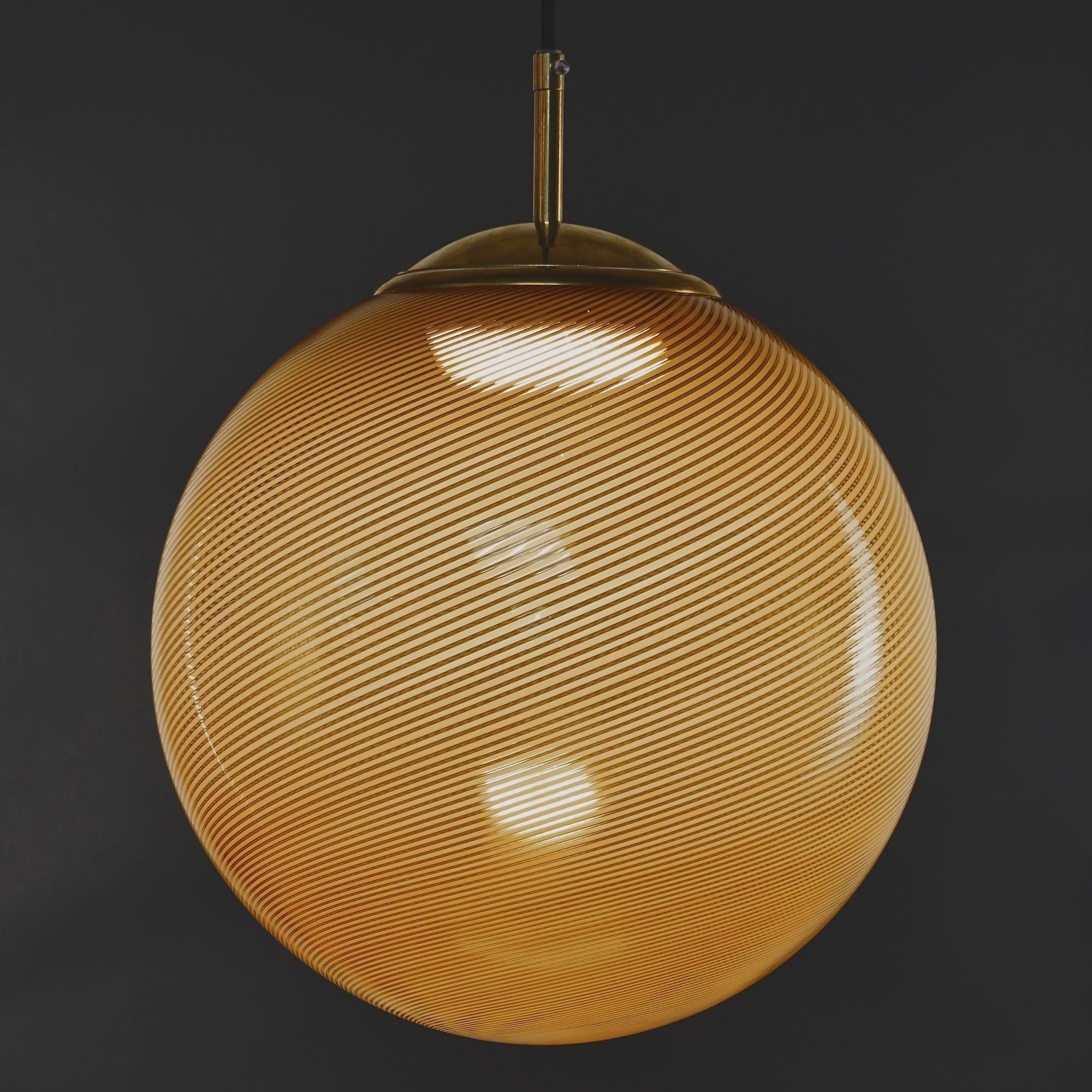 sphère en verre de Murano ambré Mezza Filigrana Tessuto, Silvio Piattelli Design en vente 12