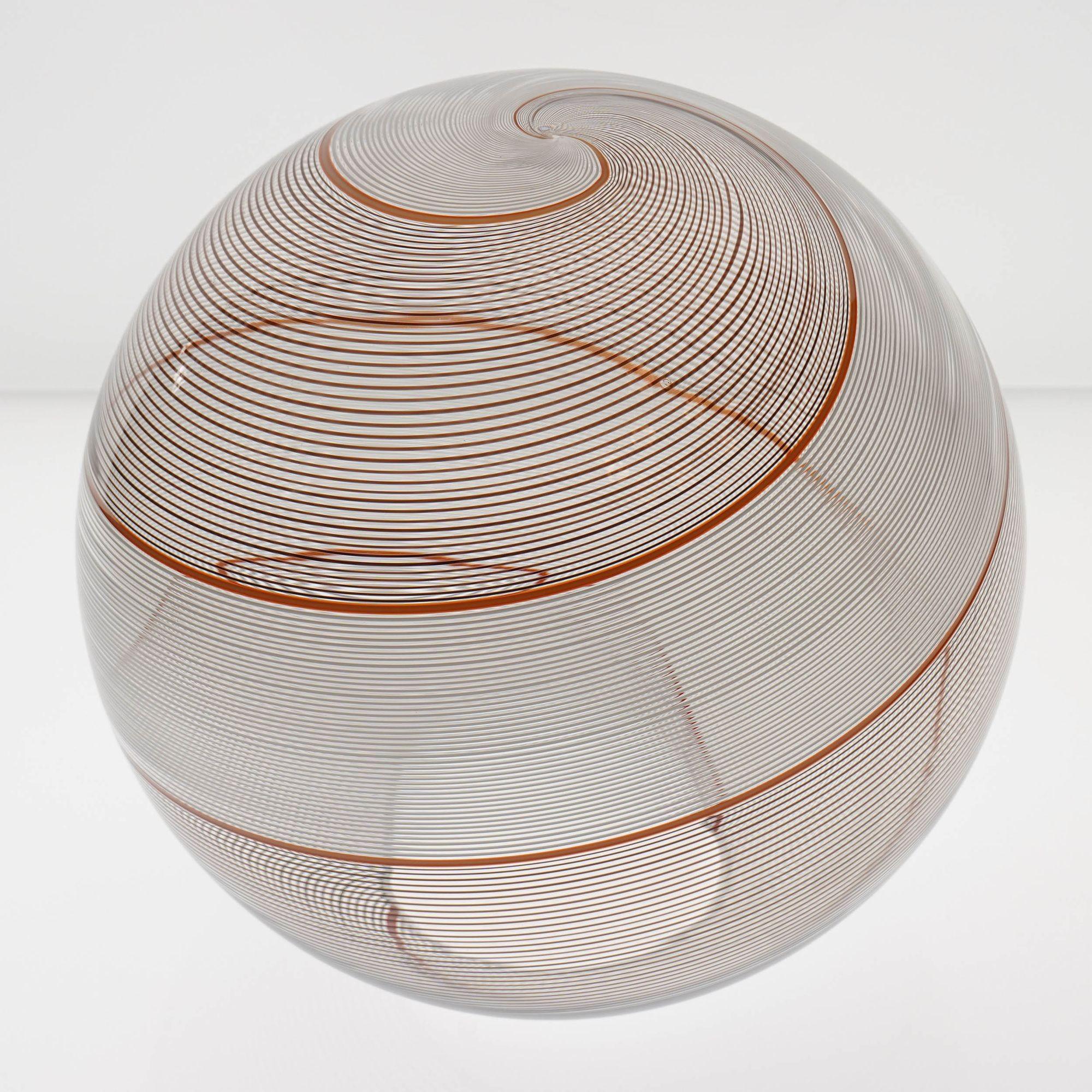 Gaia, sfera in vetro di Murano bianco e nero Mezza Filigrana, Piattelli Design in vendita 8