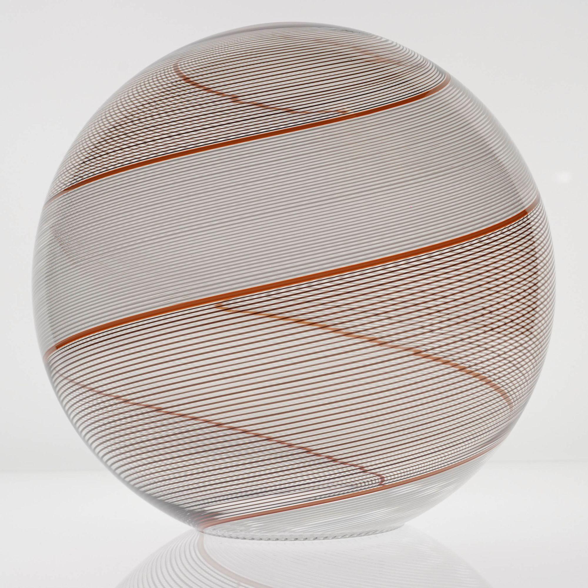 Gaia, sfera in vetro di Murano bianco e nero Mezza Filigrana, Piattelli Design in vendita 11