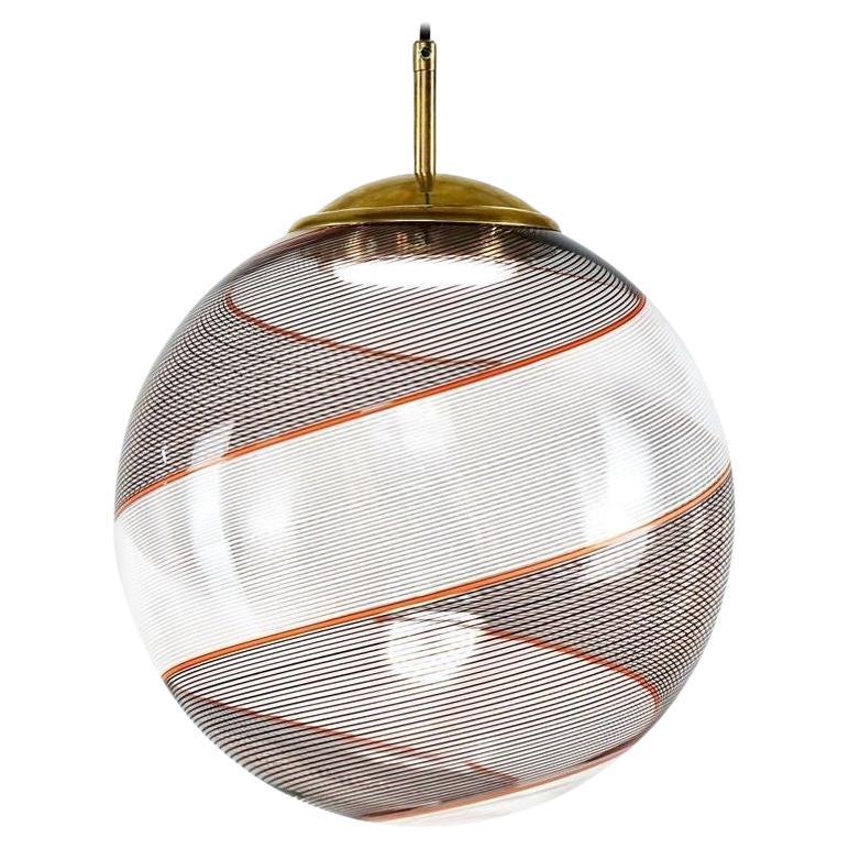 Gaia, sphère en verre Murano Mezza Filigrana blanc et noir, Piattelli Design