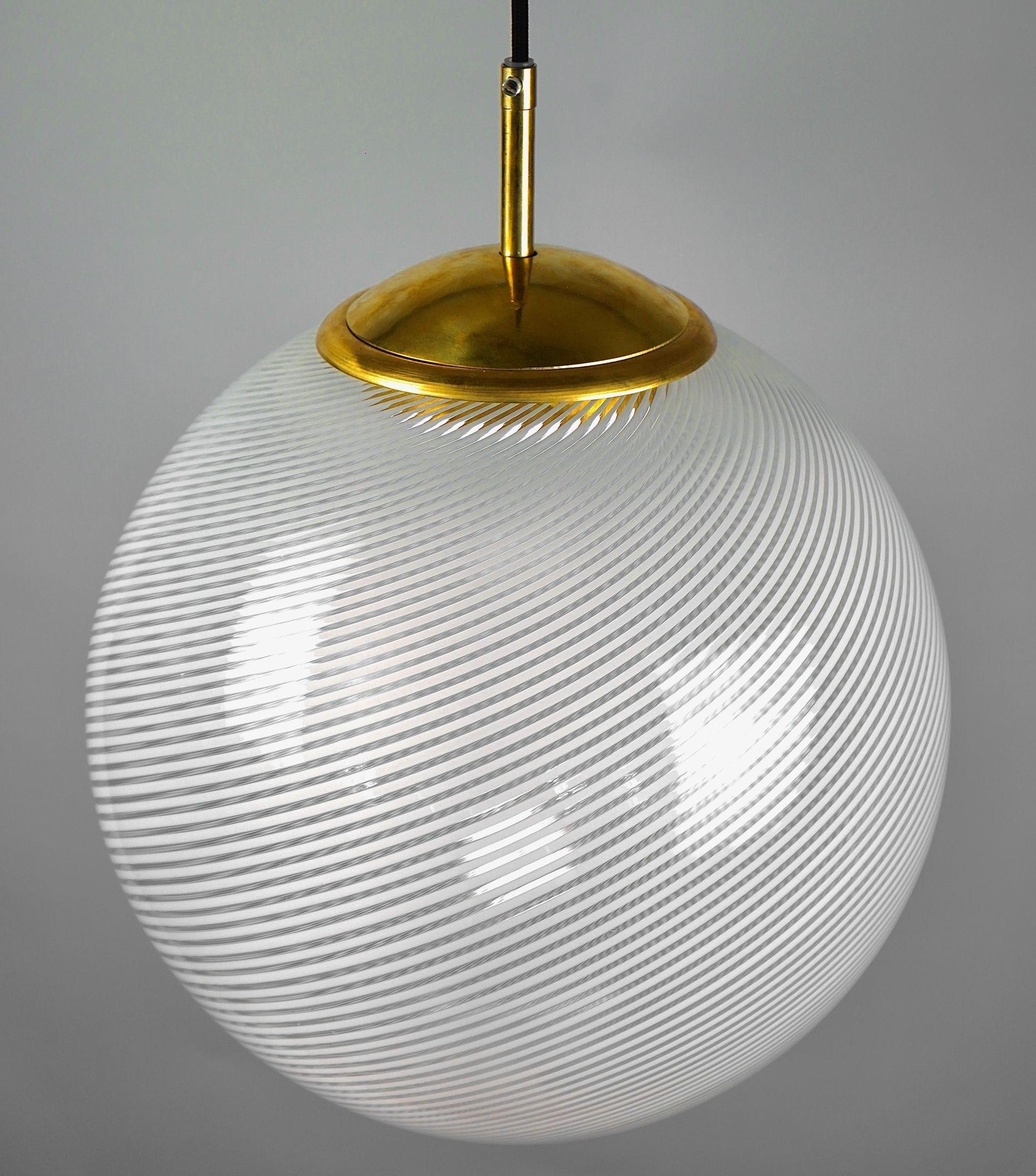 Gaia, sfera in vetro di Murano White Mezza Filigrana Tessuto, Silvio Piattelli Design in vendita 2