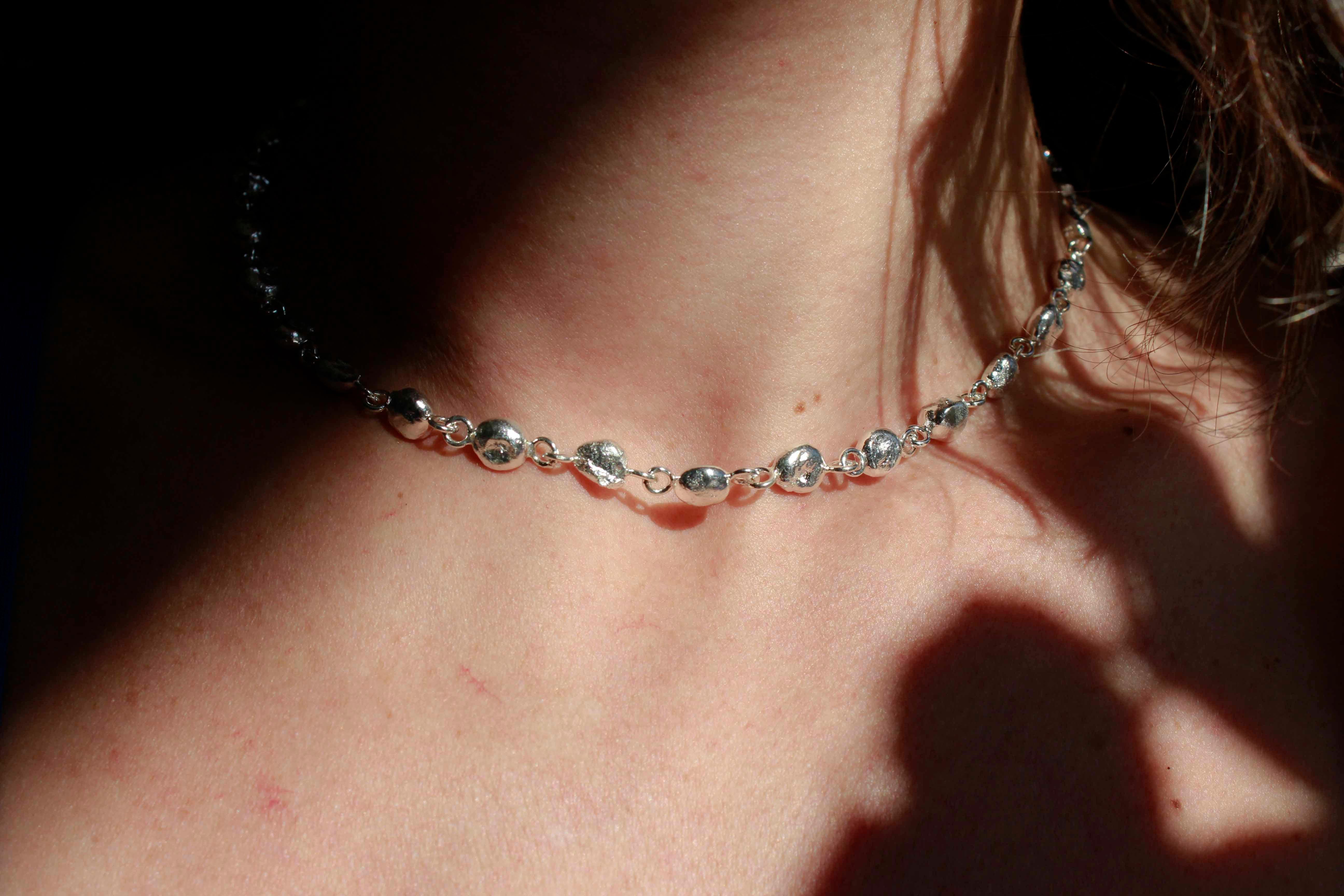 Gaia Halskette für Damen oder Herren im Angebot