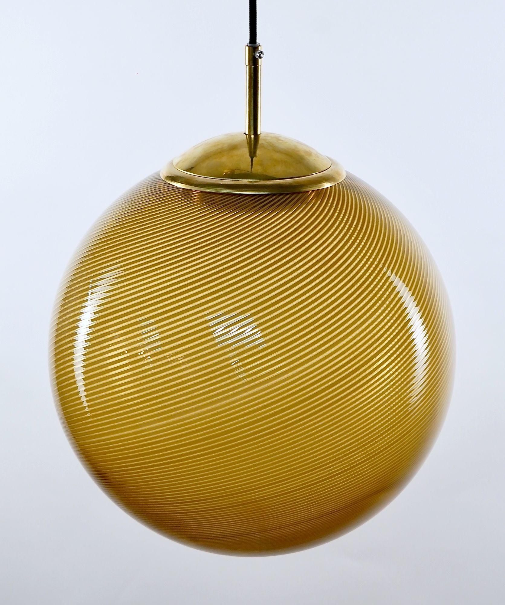Gaia Trittico 3 Murano Amber MezzaFiligrana sphère en verre Silvio Piattelli Design en vente 11