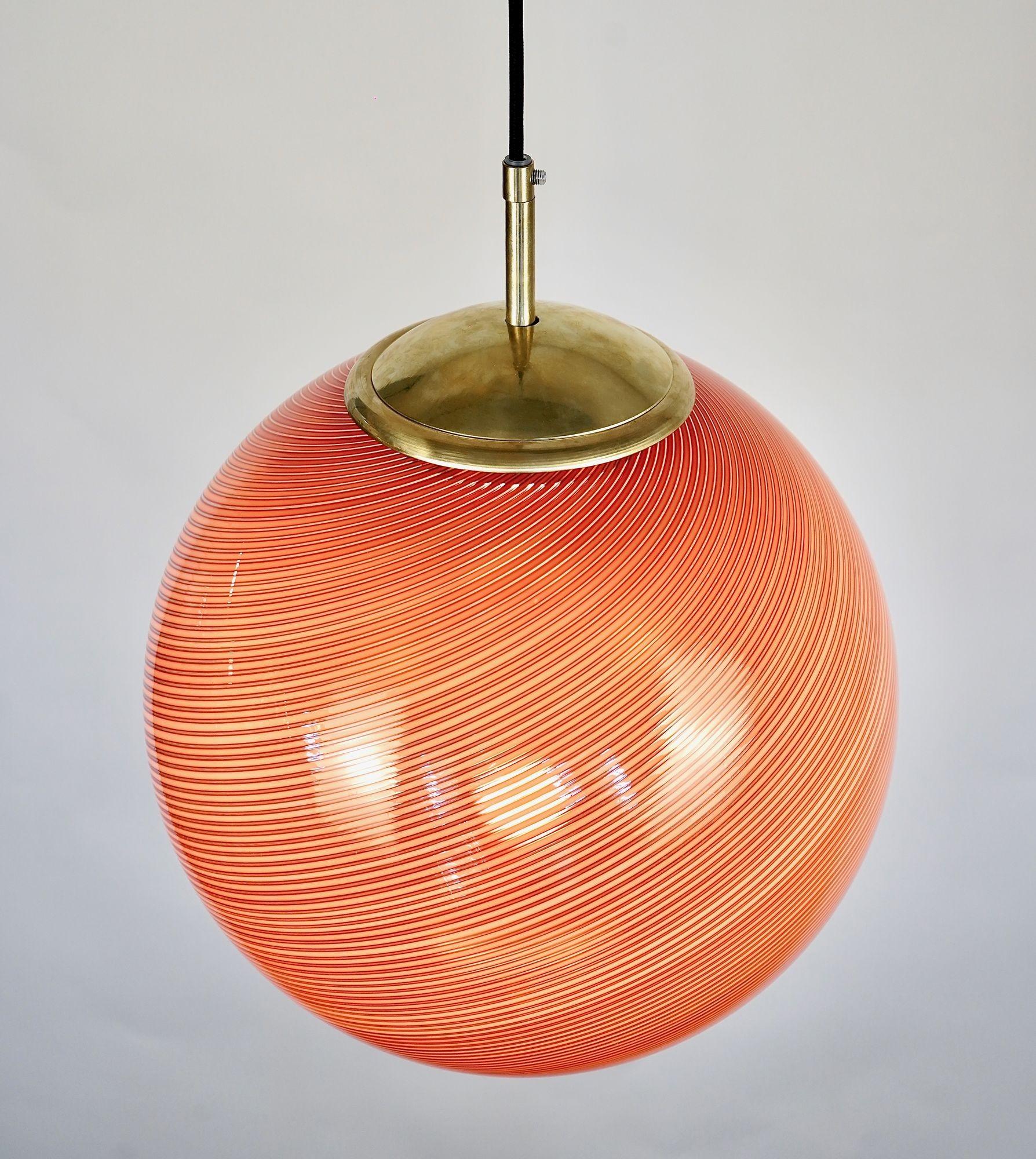 Gaia Trittico, 3 Murano Red Mezza Filigrana glass sphere Silvio Piattelli Design For Sale 7