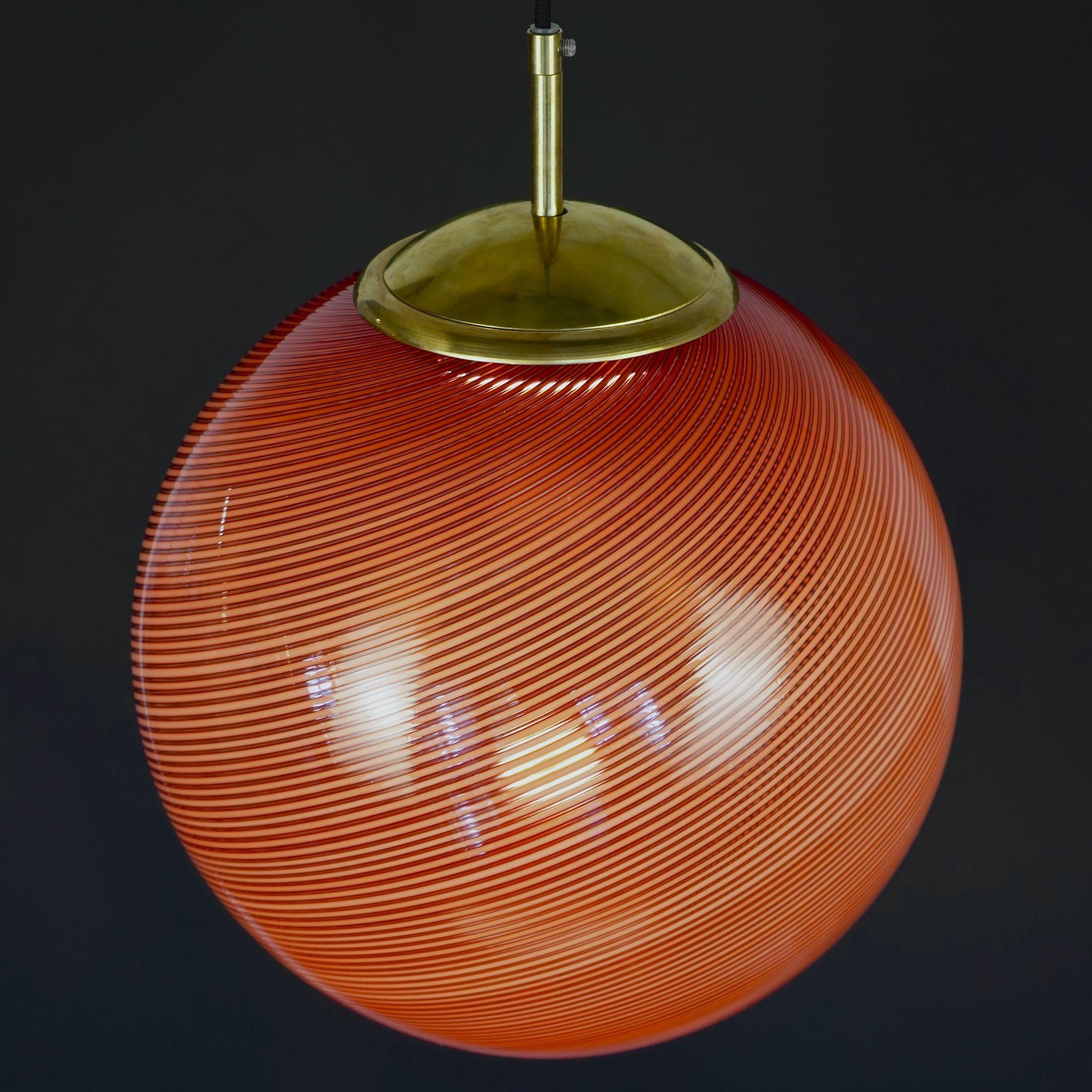 Gaia Trittico, 3 Murano Red Mezza Filigrana glass sphere Silvio Piattelli Design For Sale 11