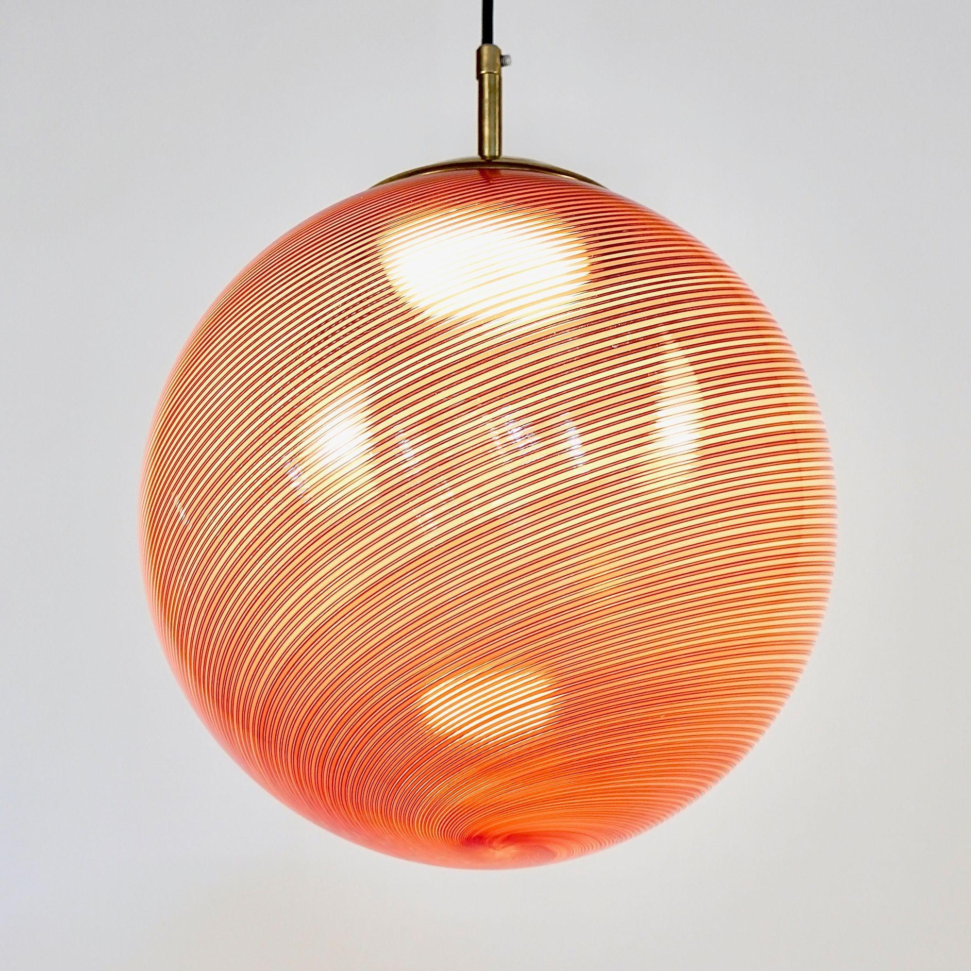 Gaia Trittico, 3 Murano Red Mezza Filigrana glass sphere Silvio Piattelli Design For Sale 1