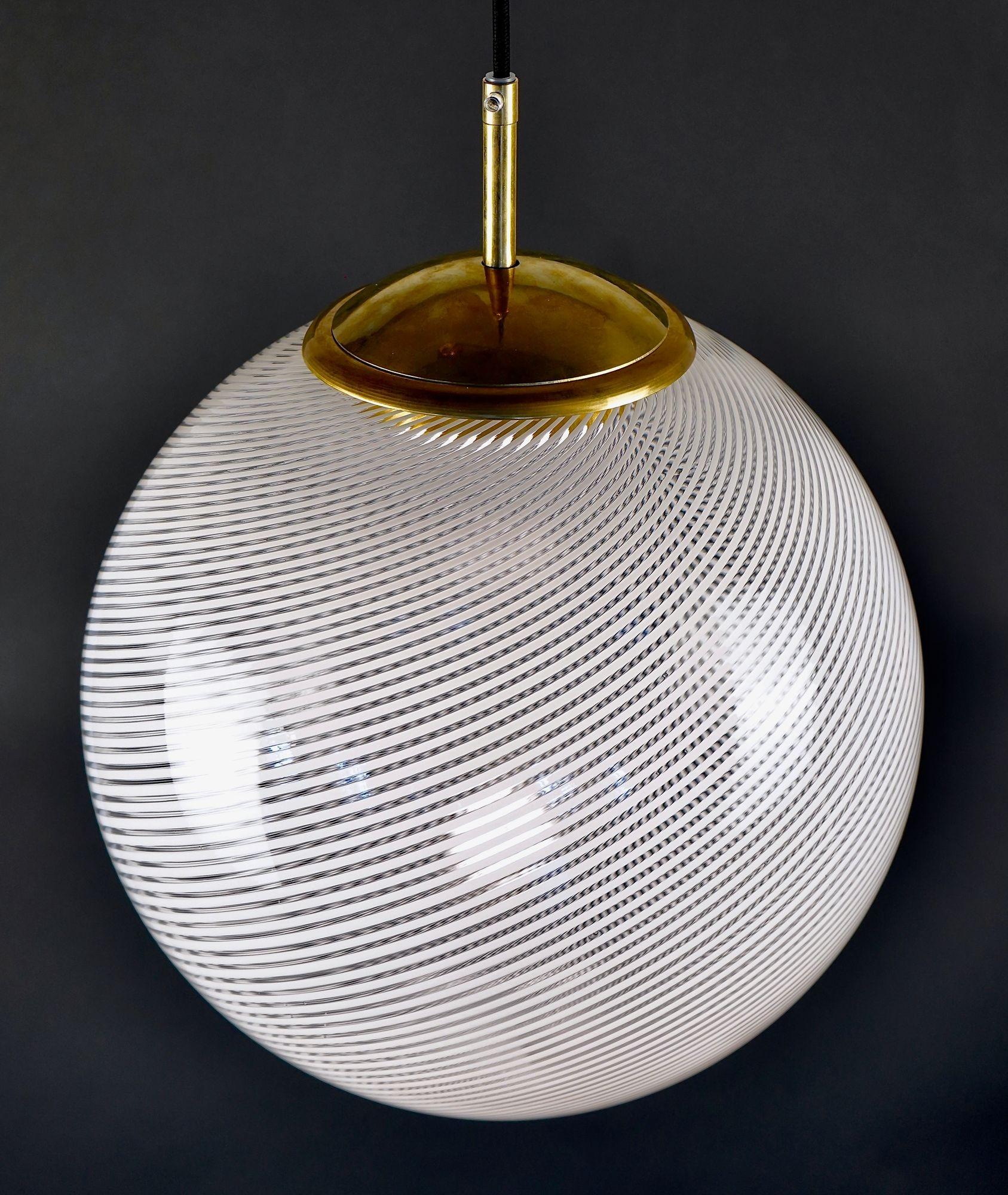 Gaia Trittico, 3 sphères en verre Murano White Mezza Filigrana, Piattelli Design en vente 11