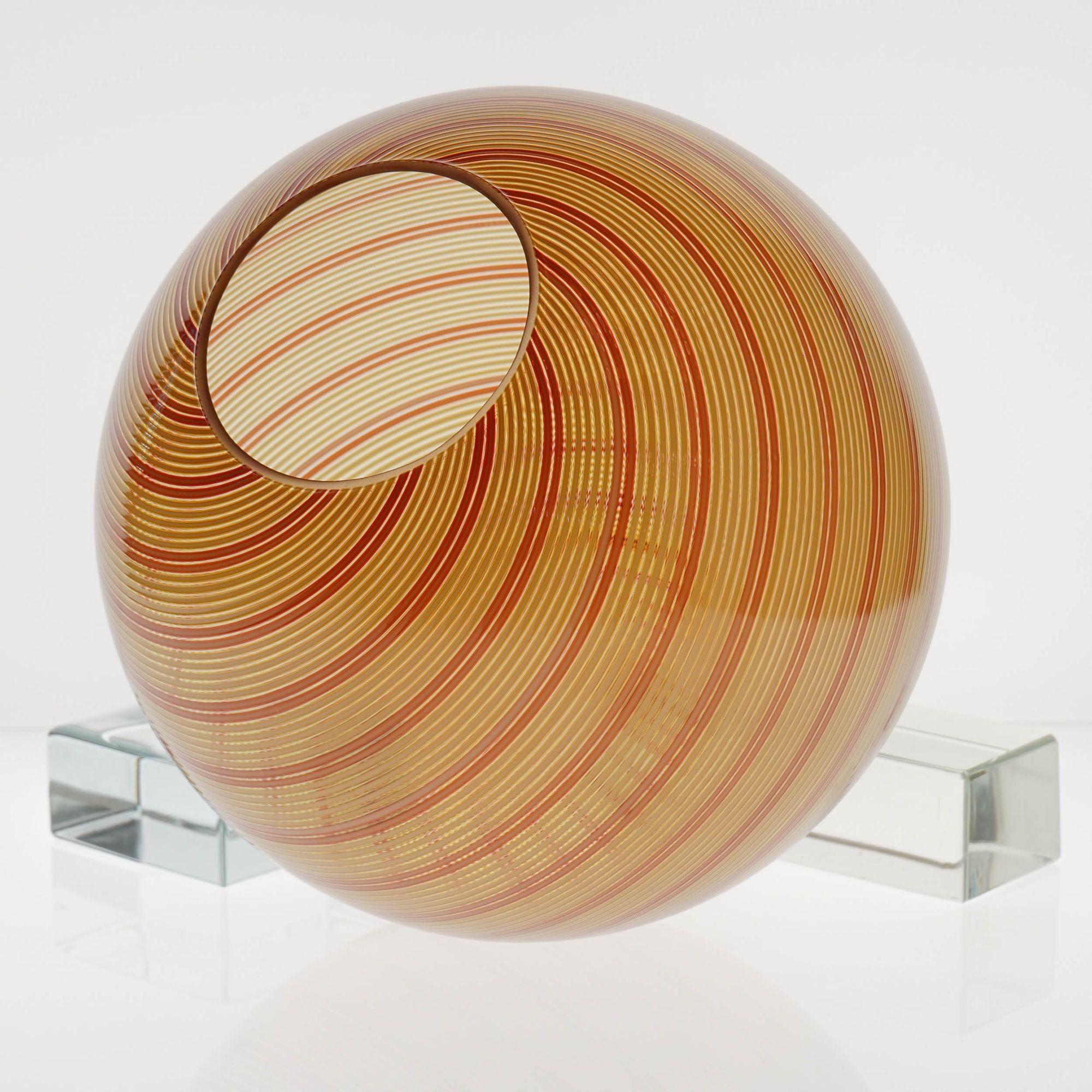 Ensemble Gaia Trittico de 3 sphères en verre filigrana Mezza ambré/rouge de Murano, Piattelli en vente 10