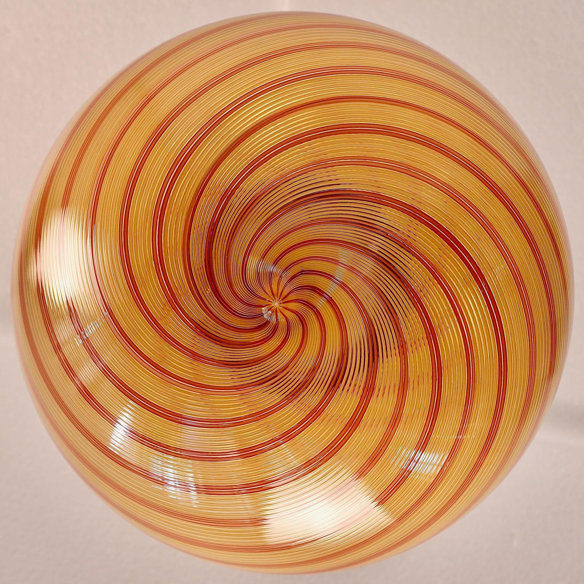 Ensemble Gaia Trittico de 3 sphères en verre filigrana Mezza ambré/rouge de Murano, Piattelli en vente 11
